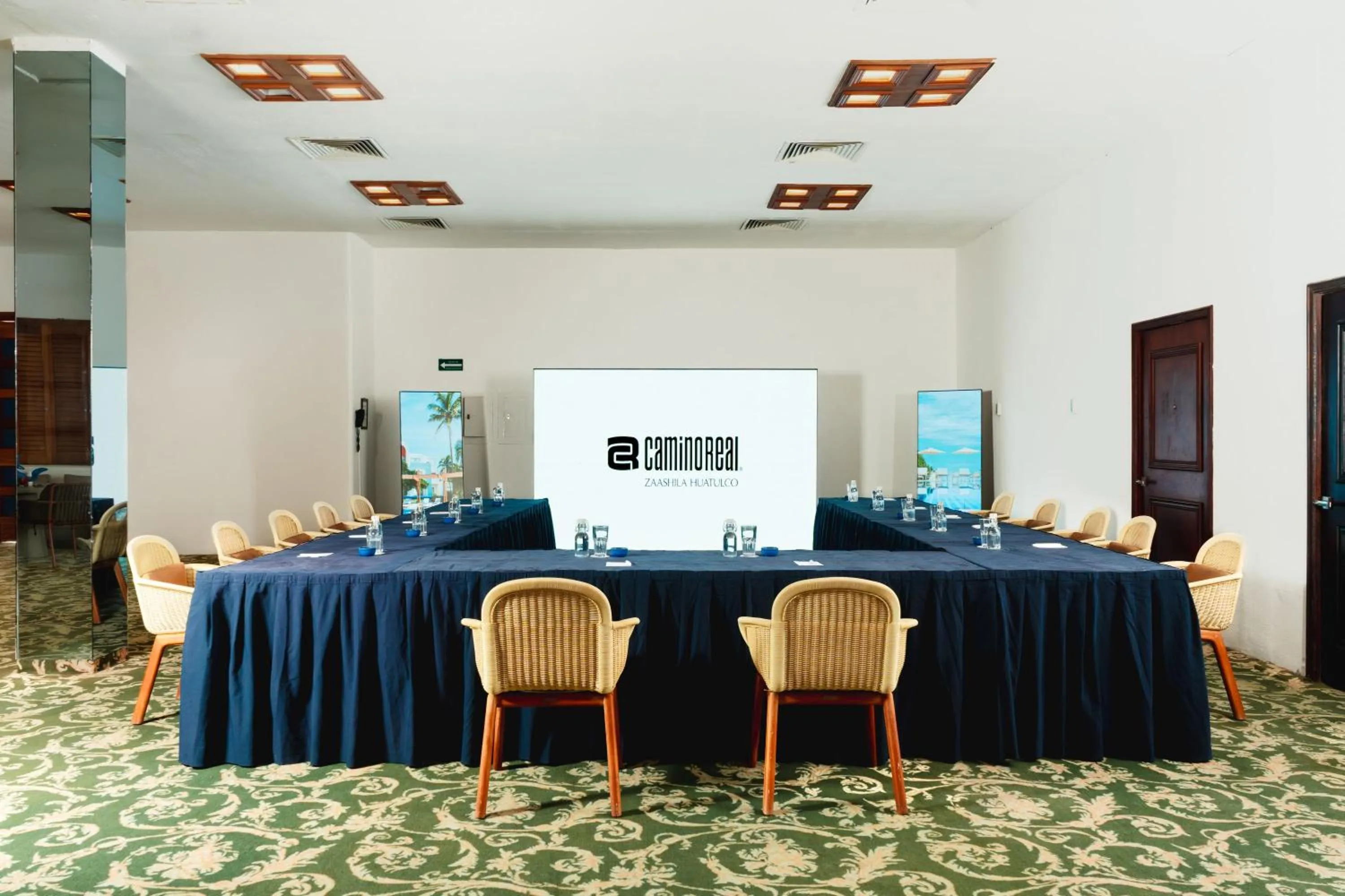Meeting/conference room in Camino Real Zaashila Huatulco