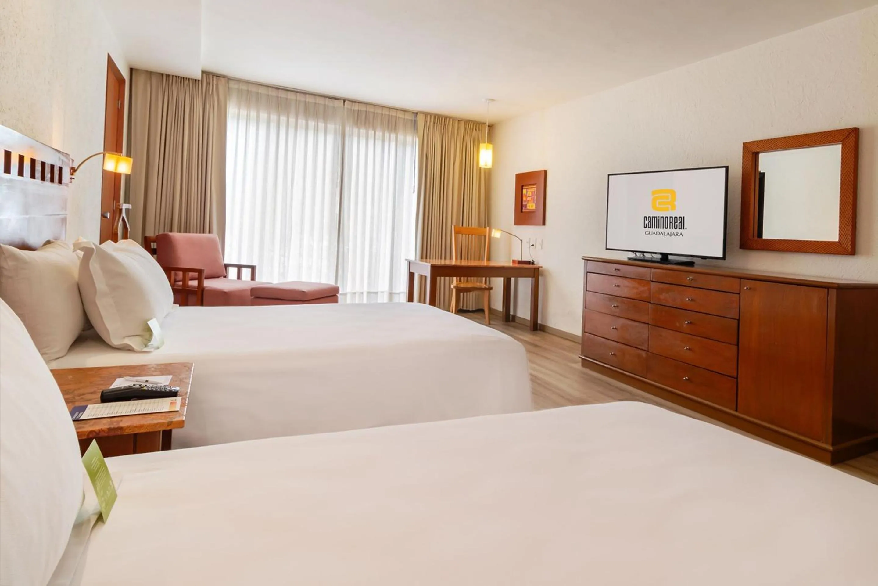 Photo of the whole room, Bed in Camino Real Guadalajara