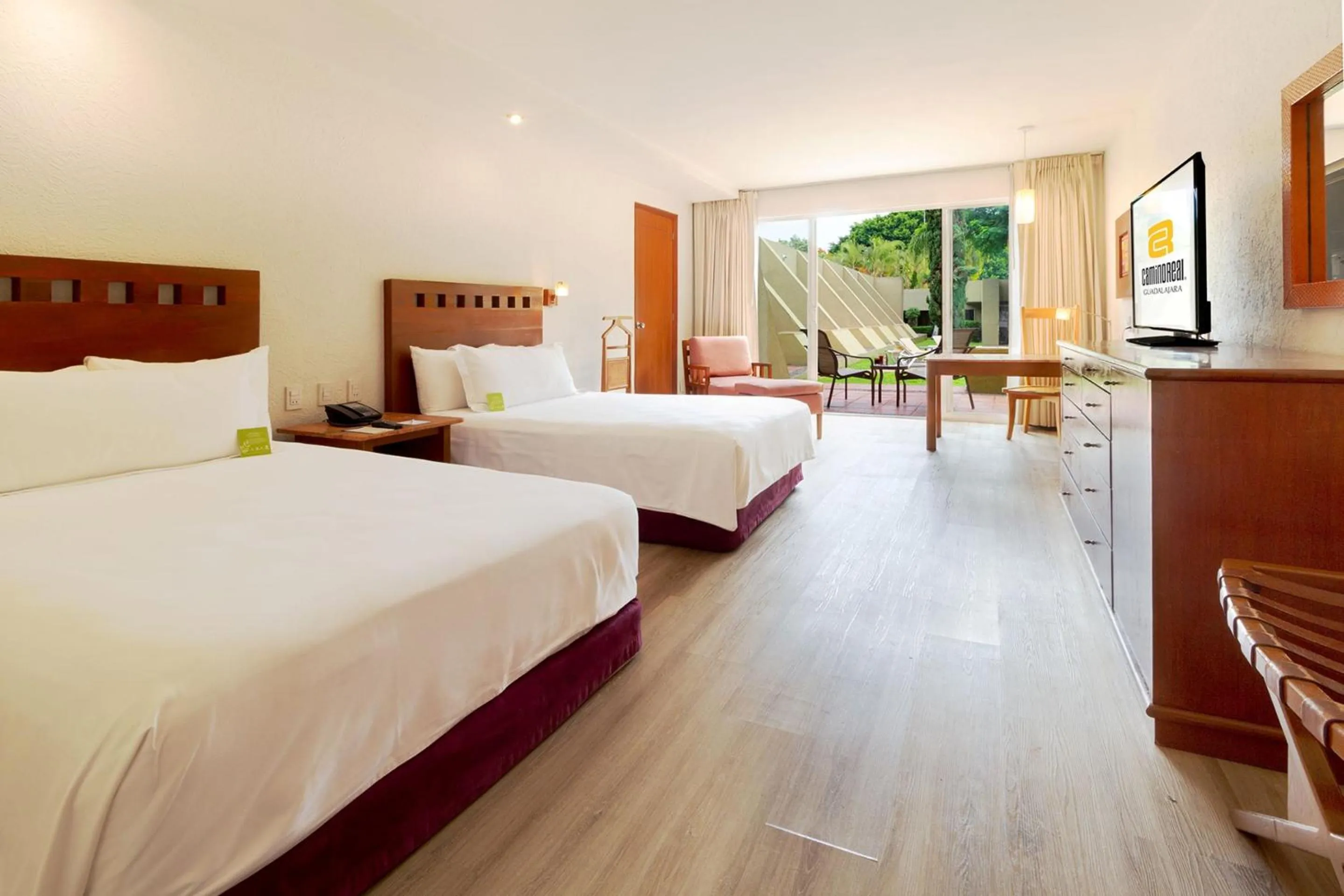 Photo of the whole room, Bed in Camino Real Guadalajara