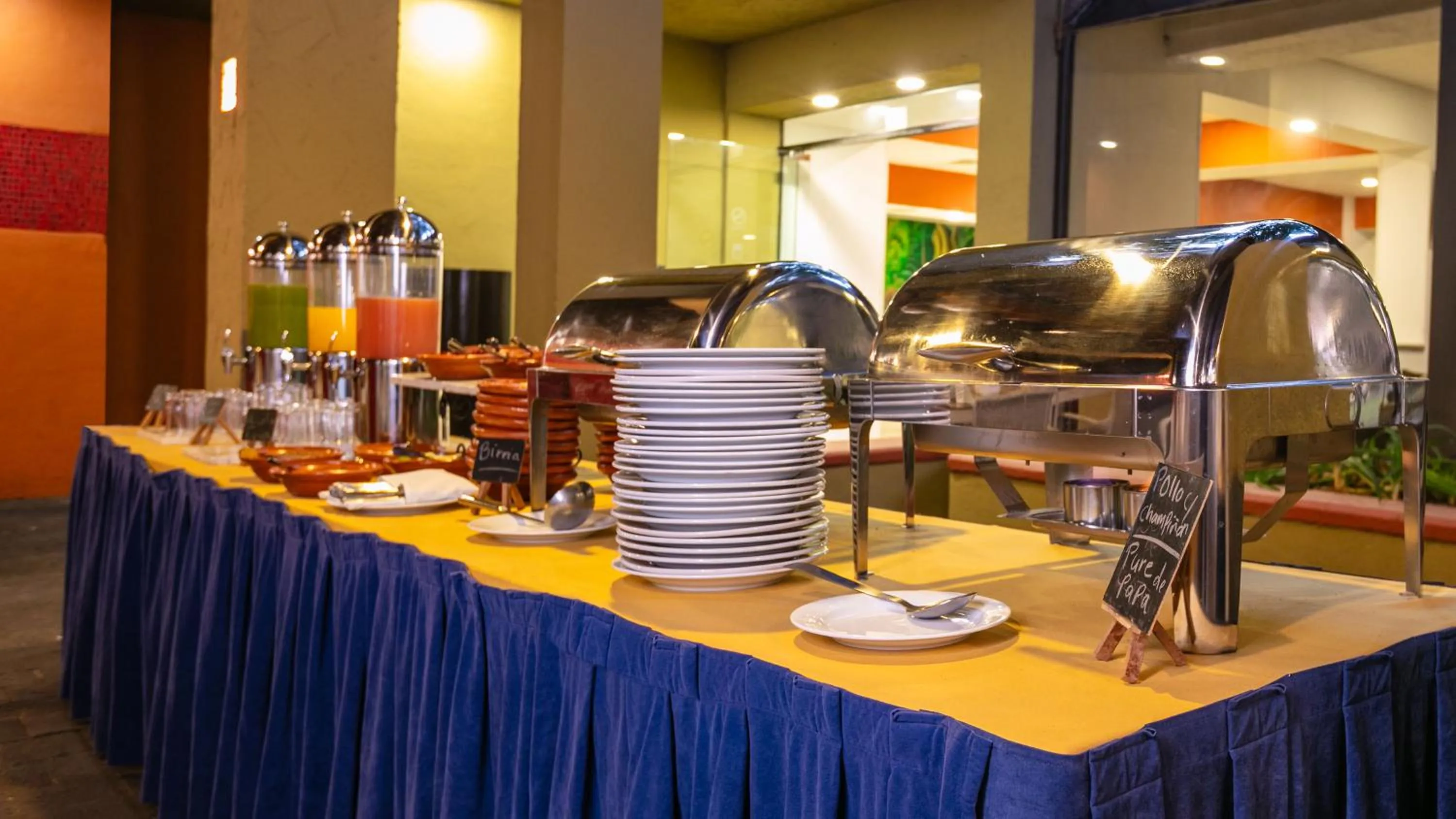 Food and drinks in Camino Real Guadalajara