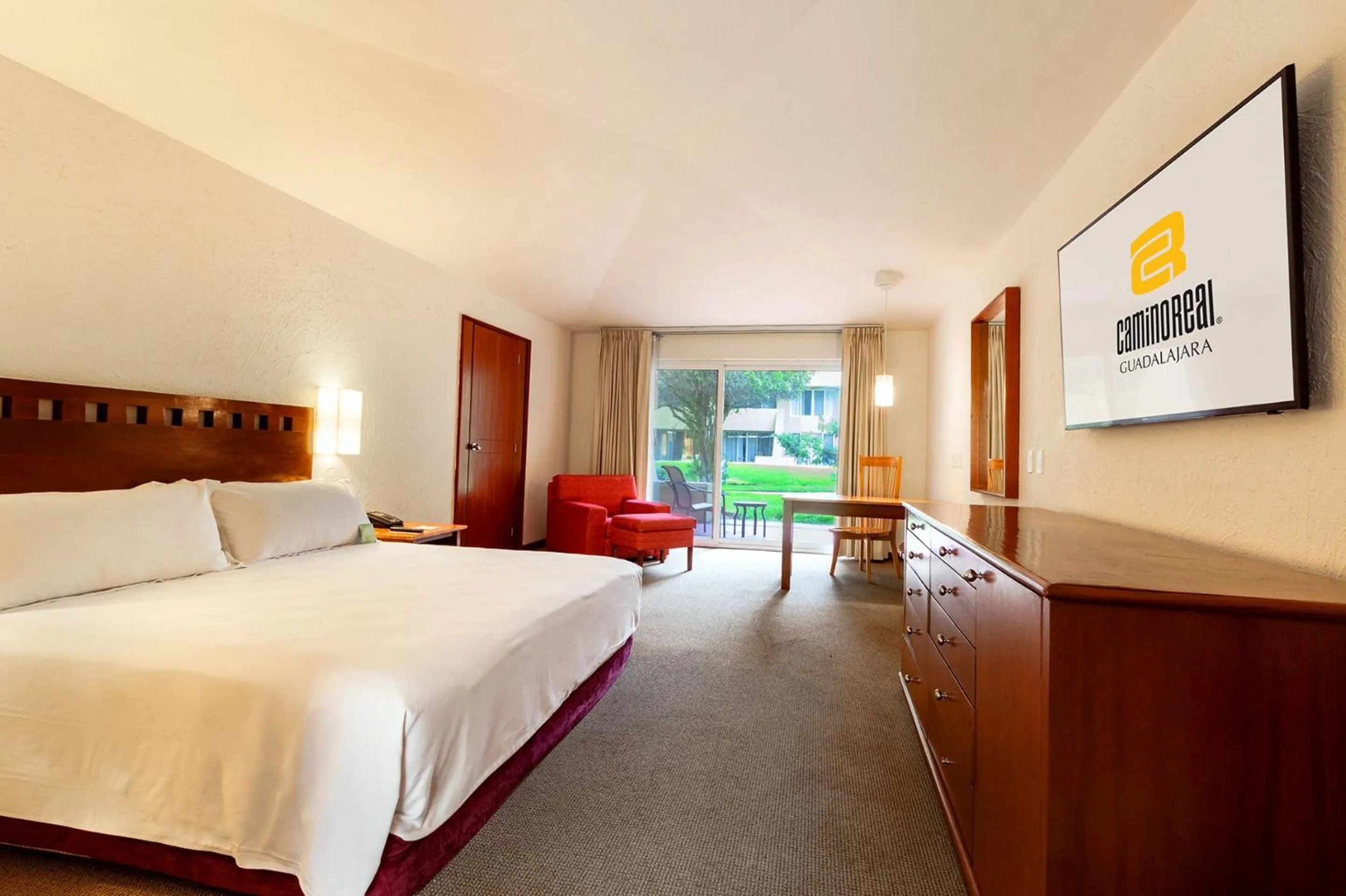 Photo of the whole room, Bed in Camino Real Guadalajara