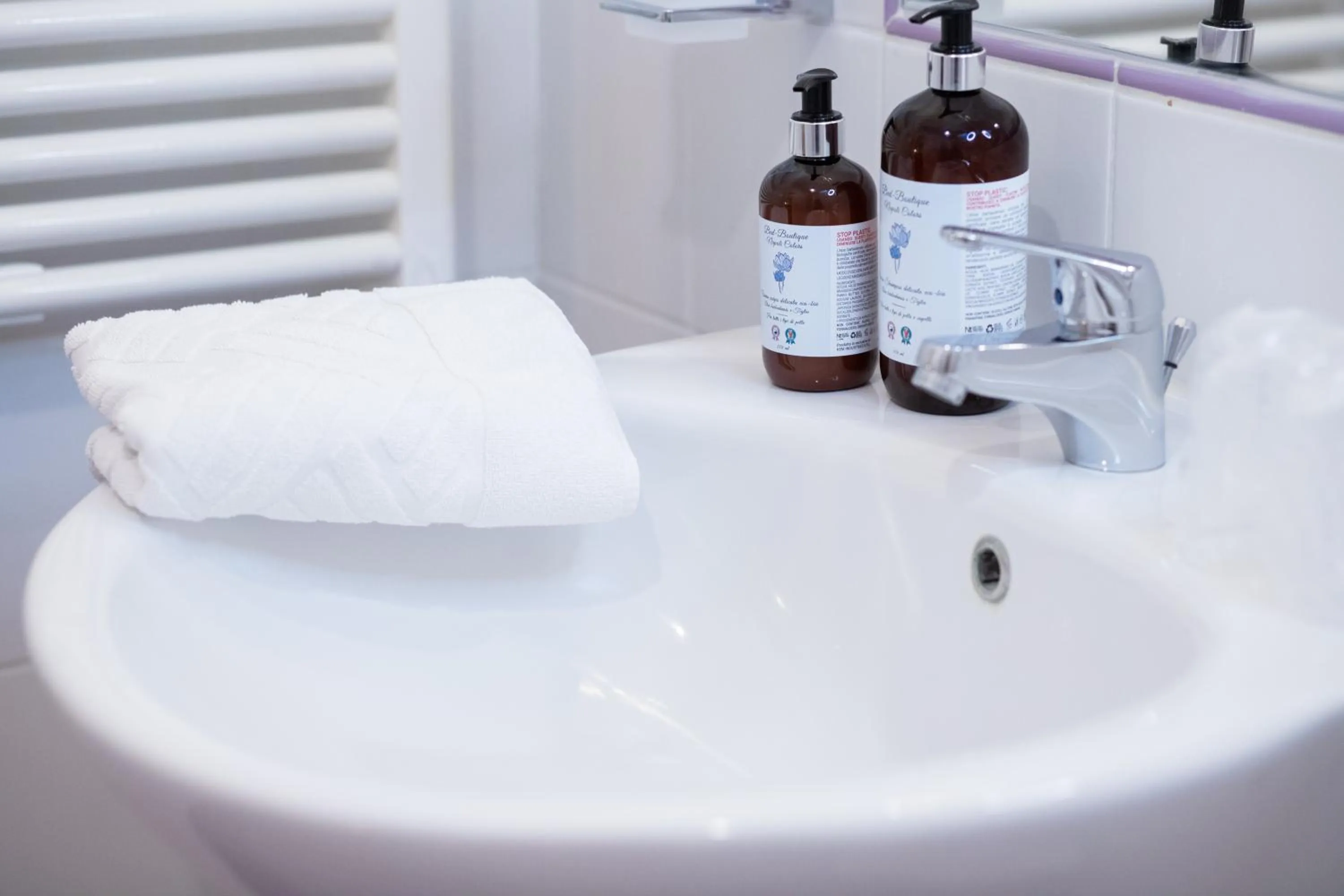 Bathroom in Bed Boutique Napoli Colors