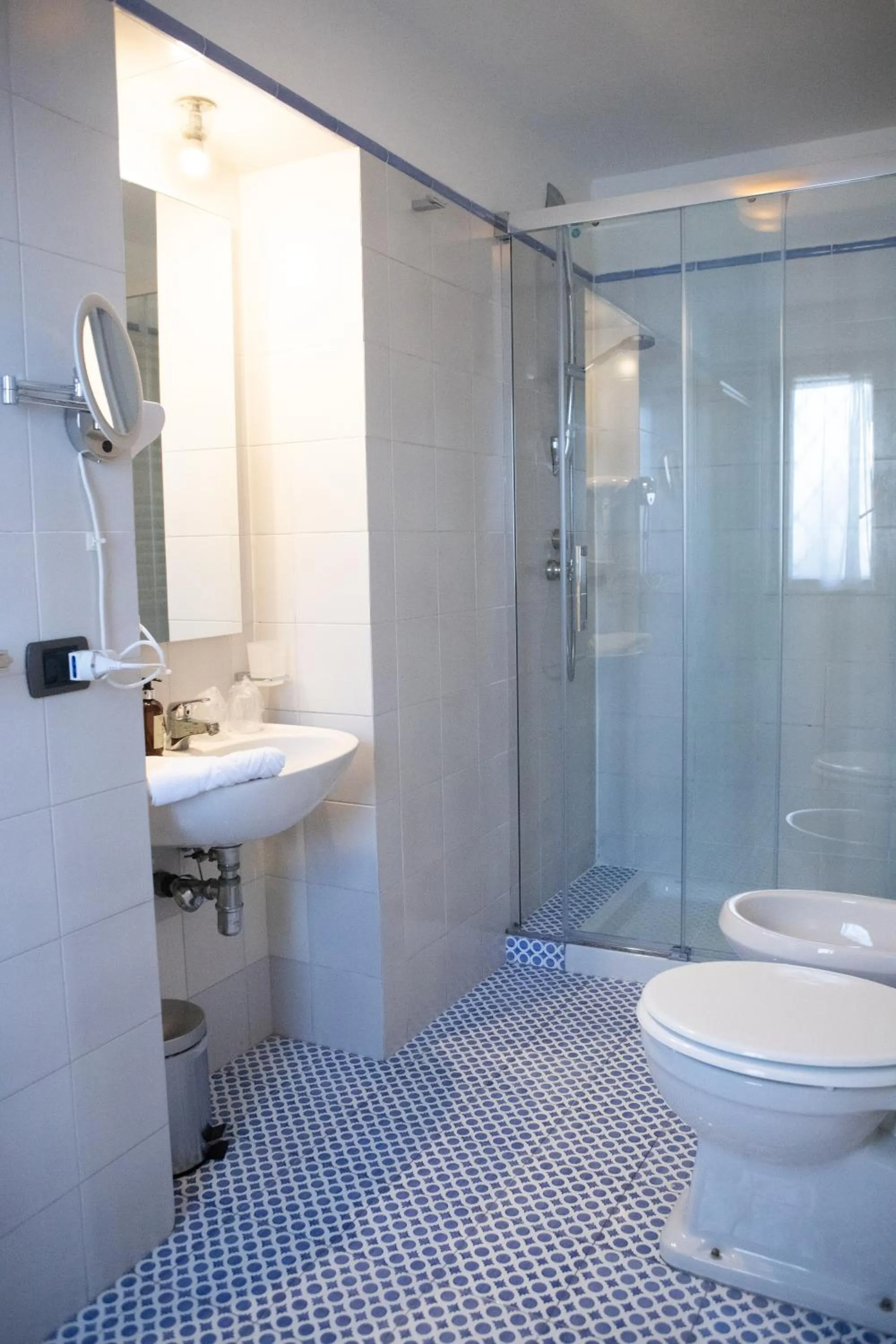 Shower in Bed Boutique Napoli Colors