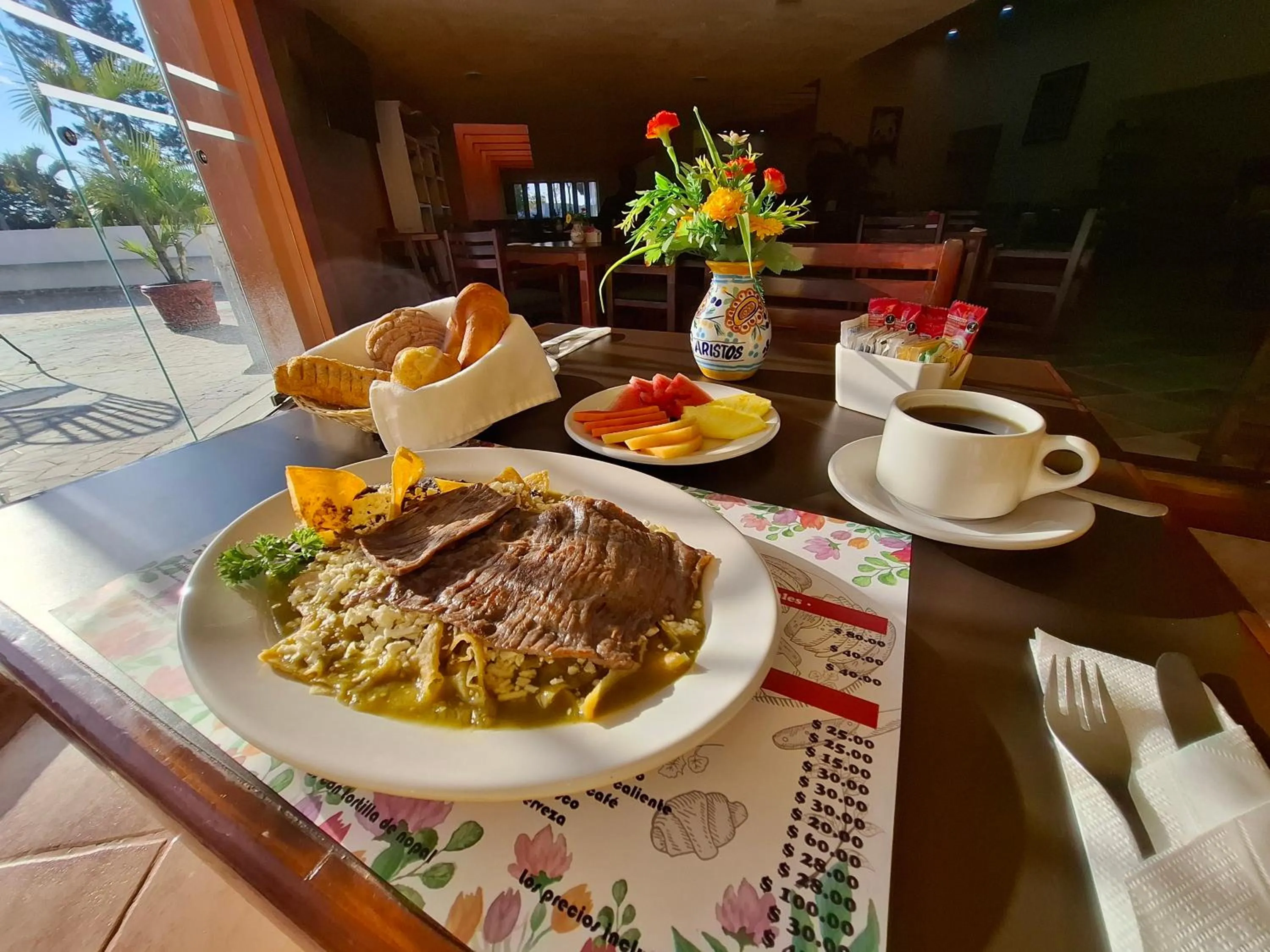 Restaurant/places to eat in Hotel Aristos Cuernavaca