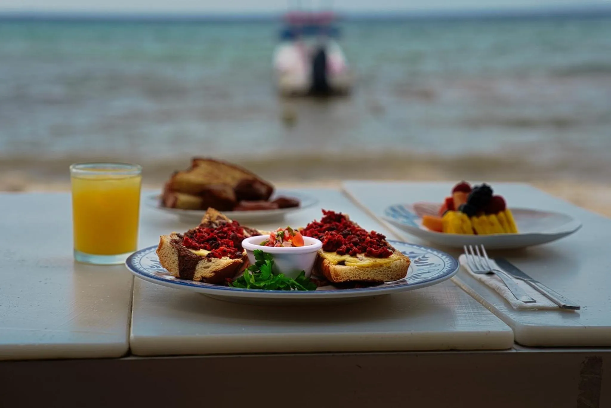 Restaurant/places to eat in El Taj Oceanfront and Beachside Condo Hotel