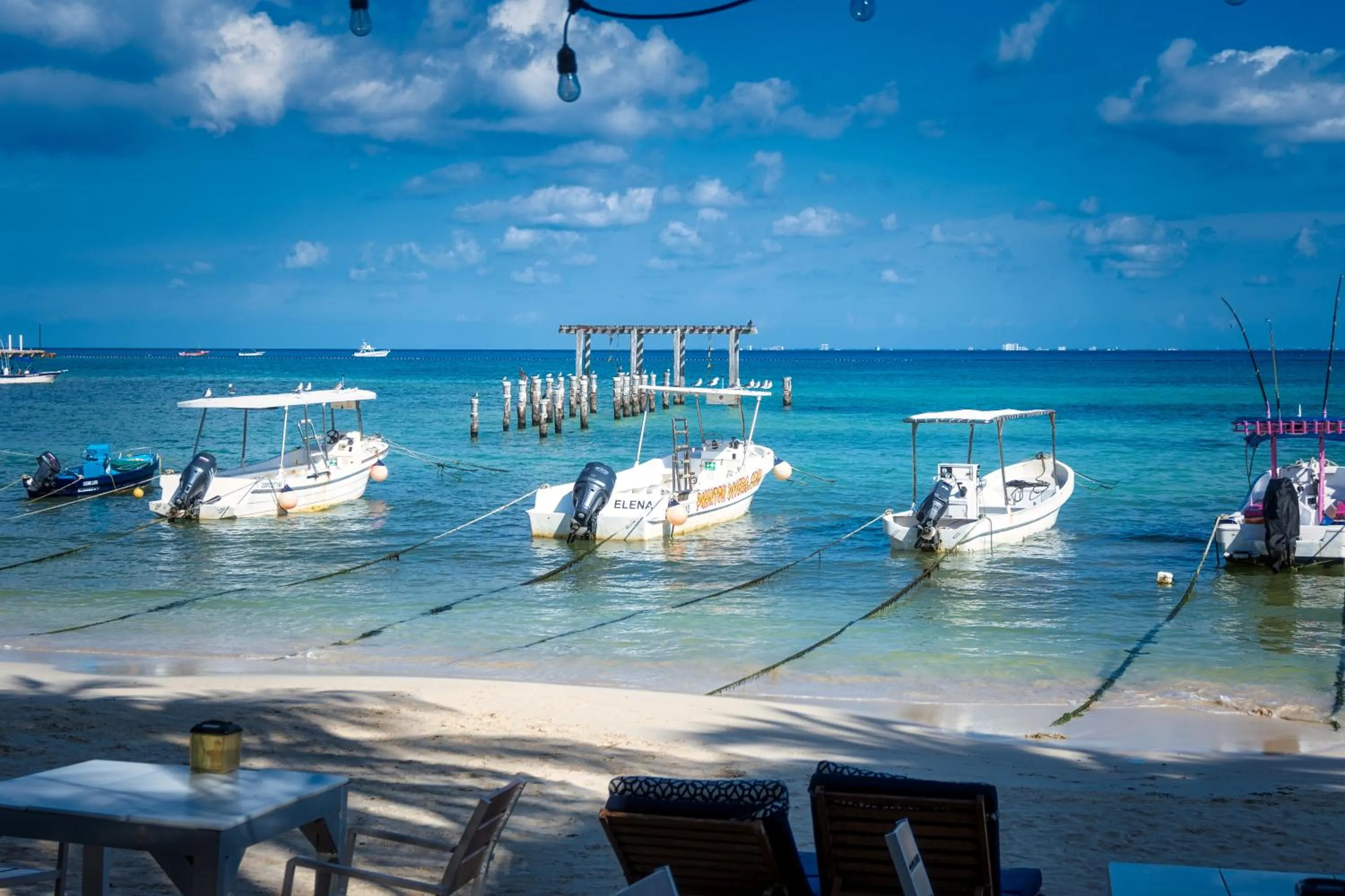 Restaurant/places to eat in El Taj Oceanfront and Beachside Condo Hotel