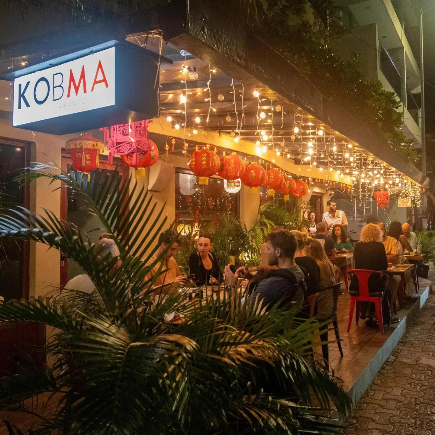 Restaurant/places to eat in El Taj Oceanfront and Beachside Condo Hotel