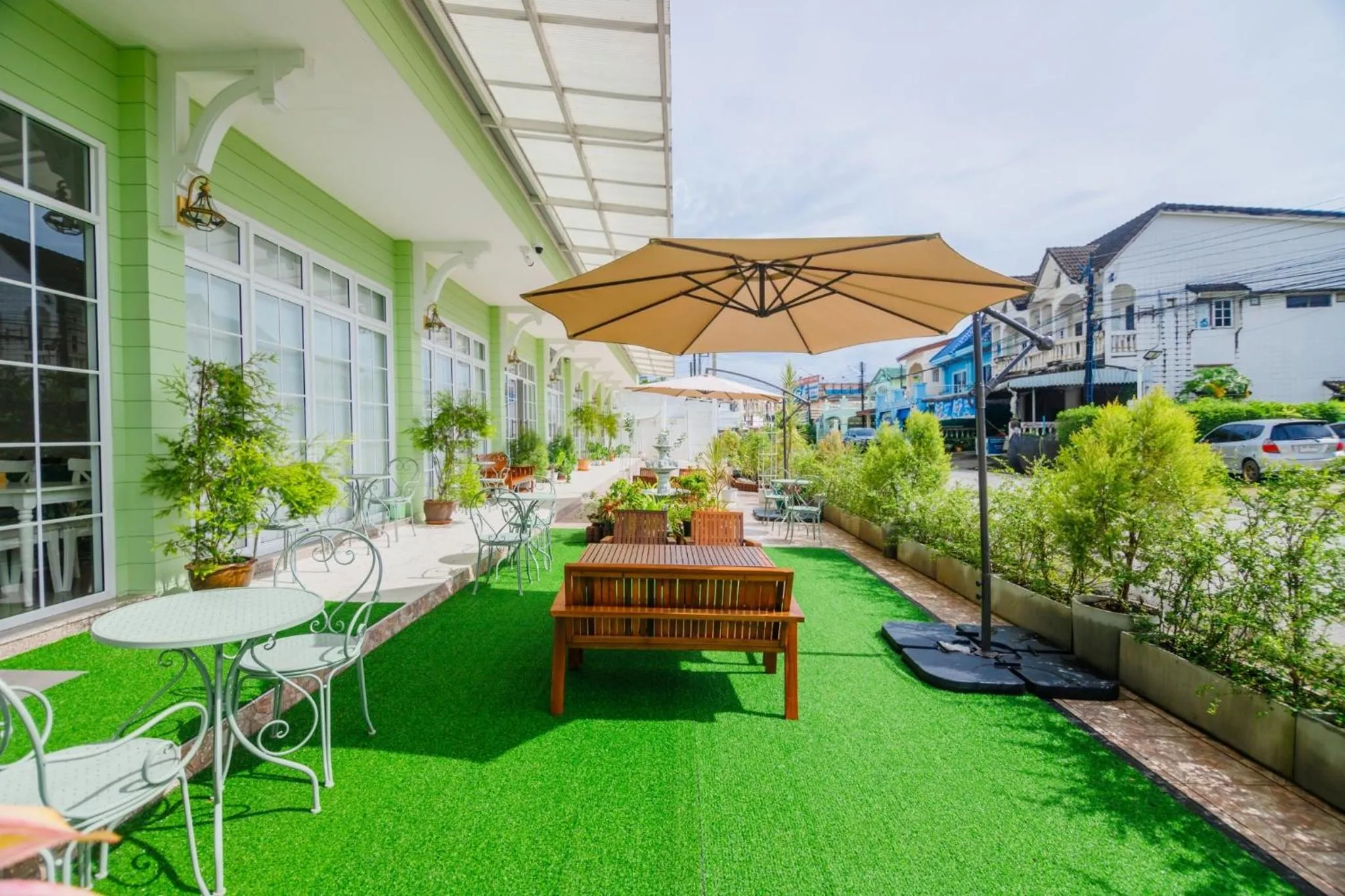Facade/entrance in Greenish Ranong Hotel