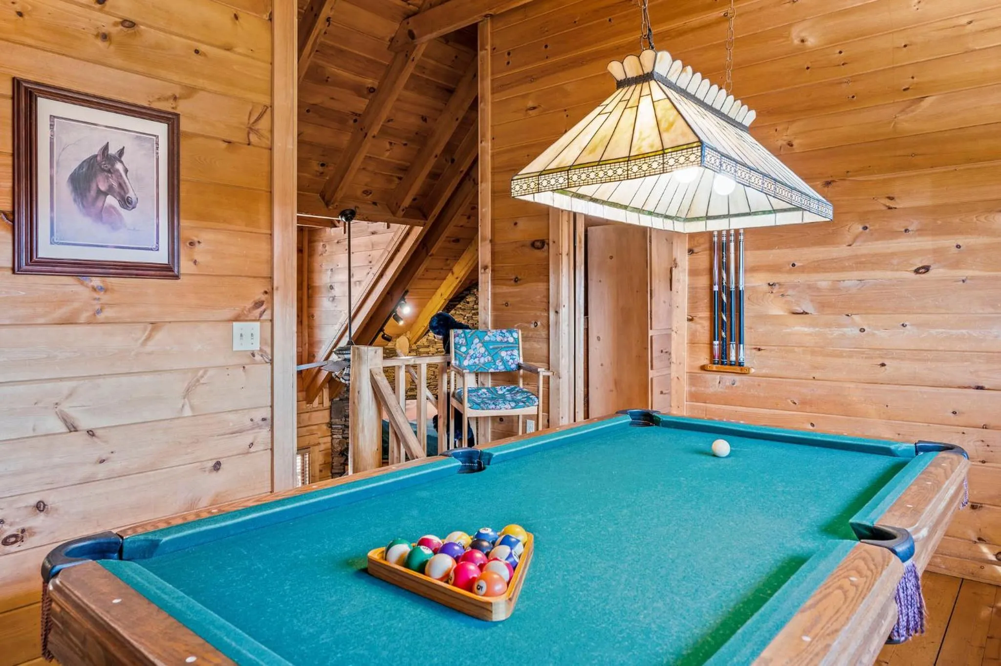 Bearfoot Pines - True Log Cabin - Wi-Fi, Hot Tub, Fishing, Deck with views! - Mins to PF