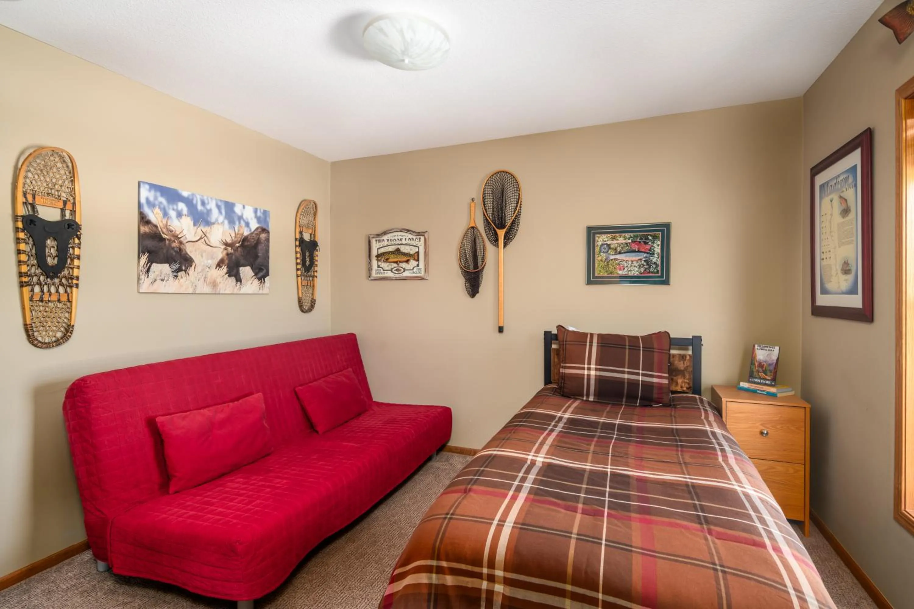 Bed in Mountain View Home on 2 Acres