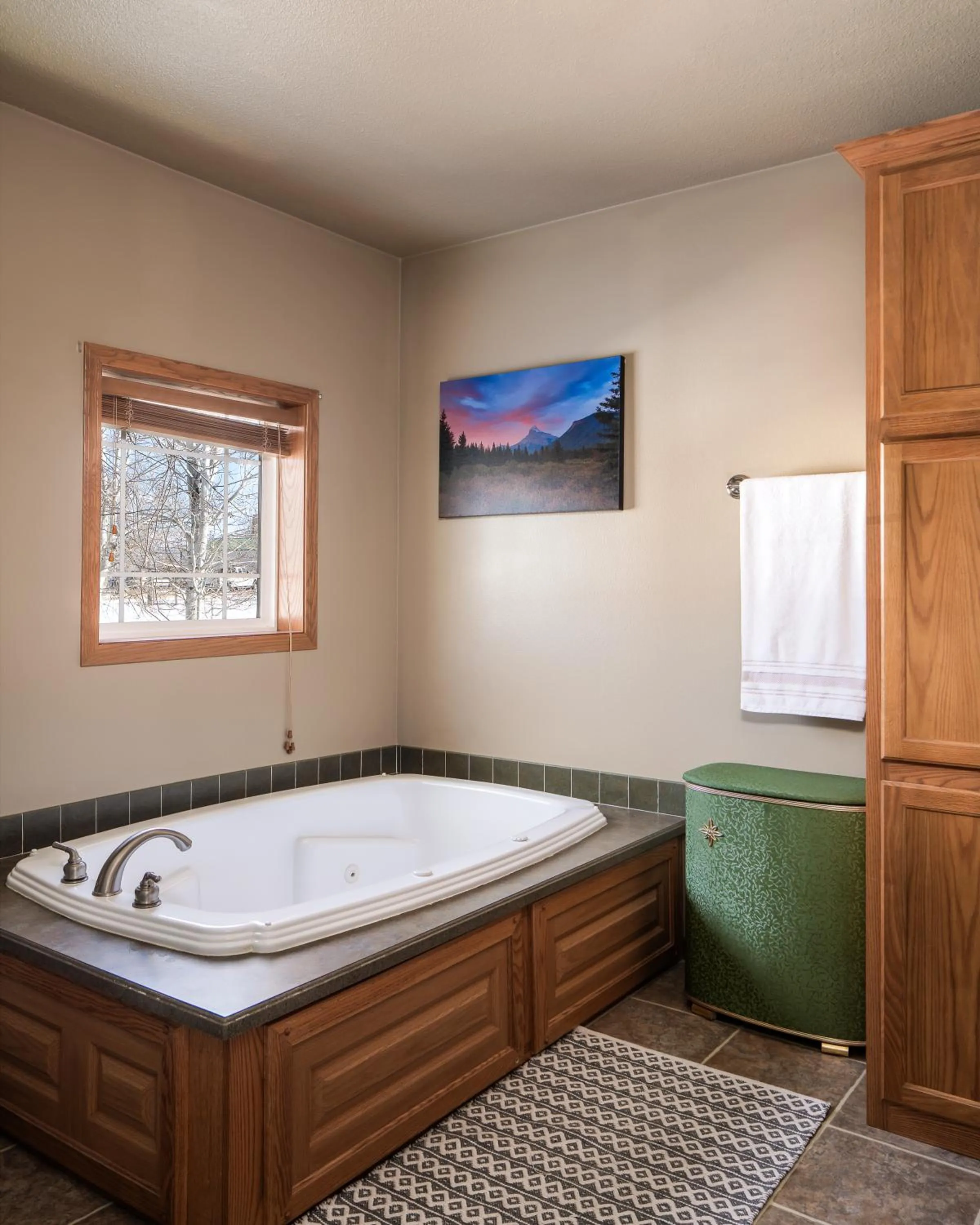 Mountain View Home on 2 Acres