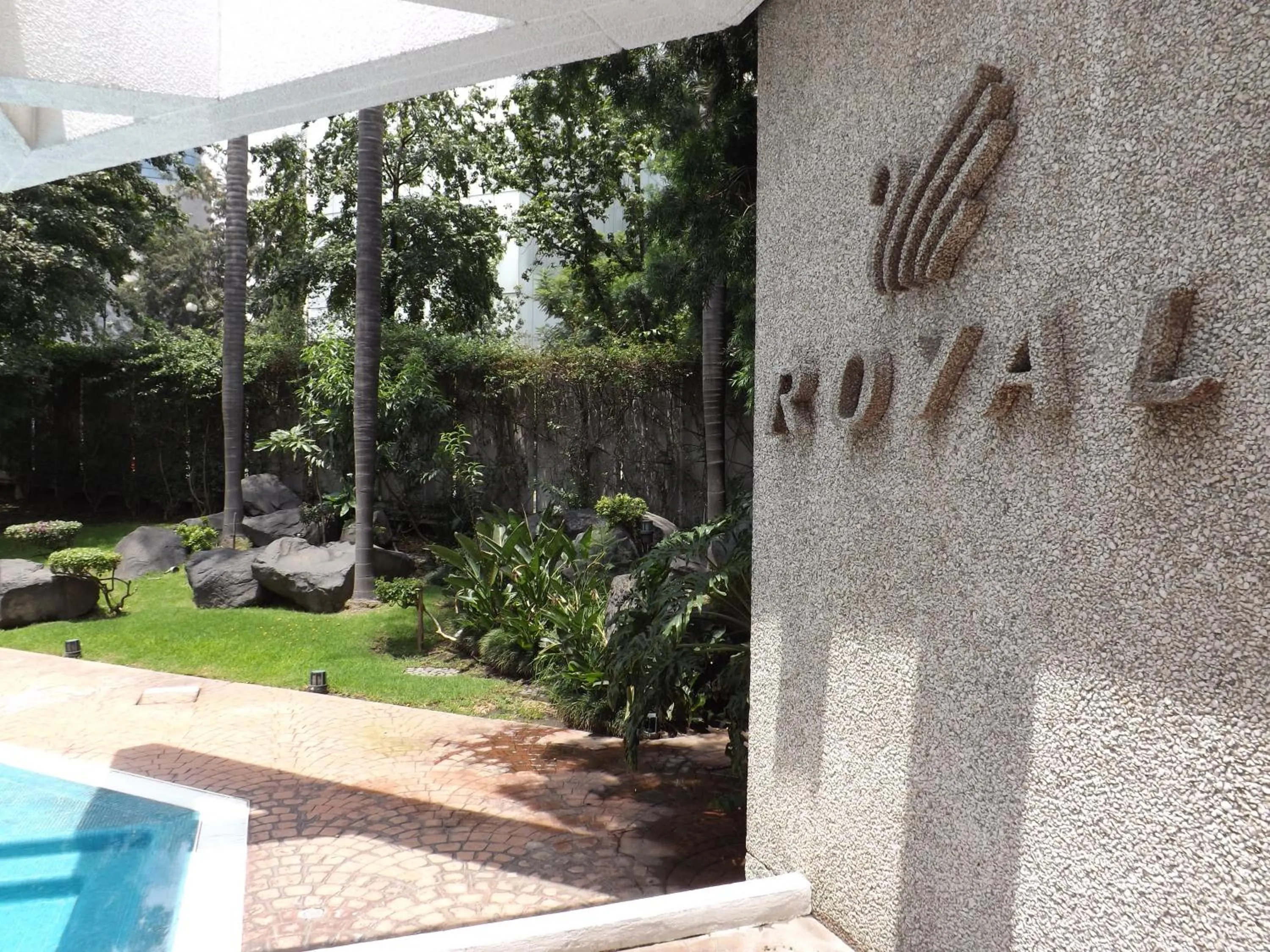 Decorative detail in Royal Pedregal