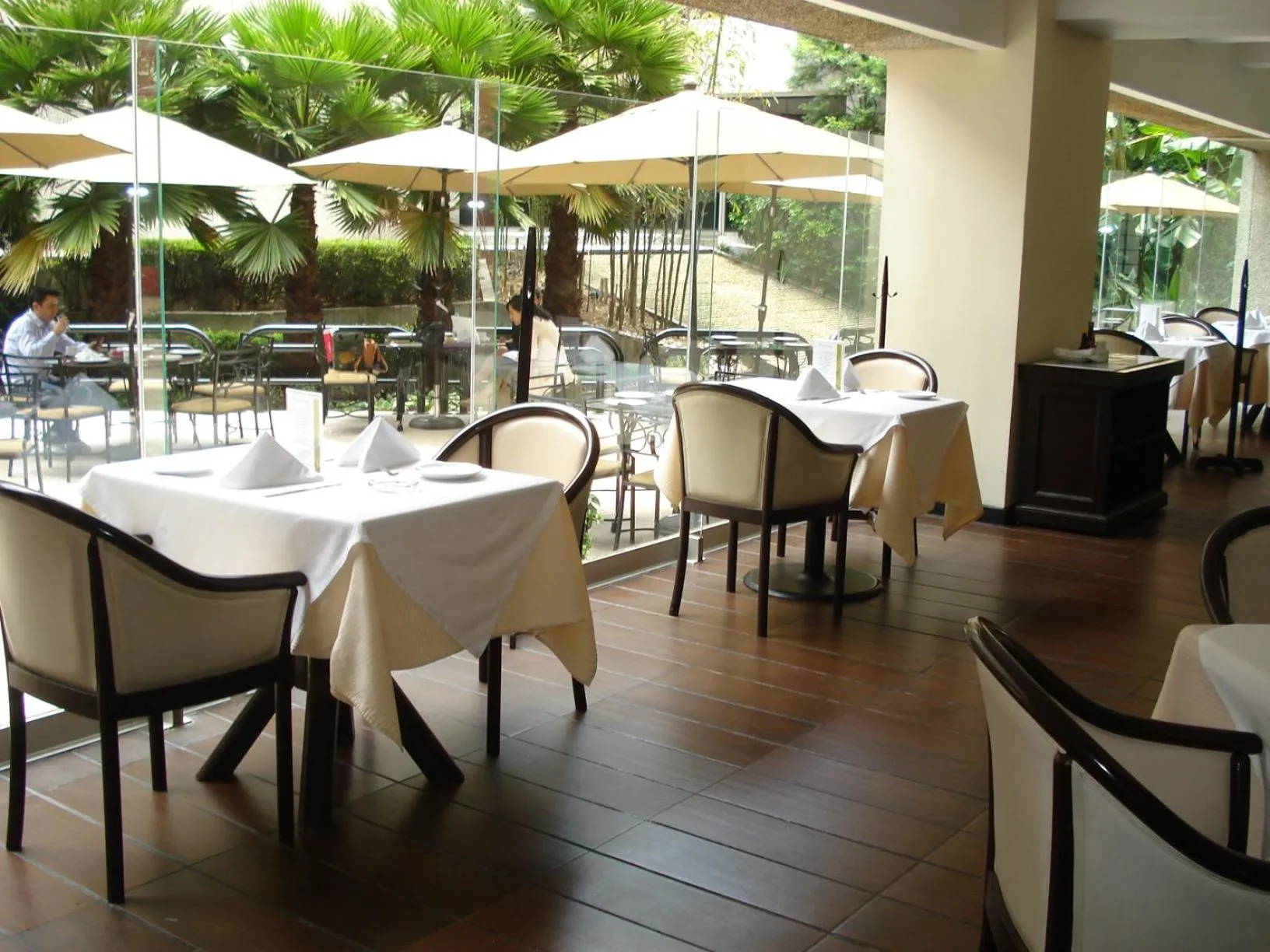 Restaurant/places to eat in Royal Pedregal