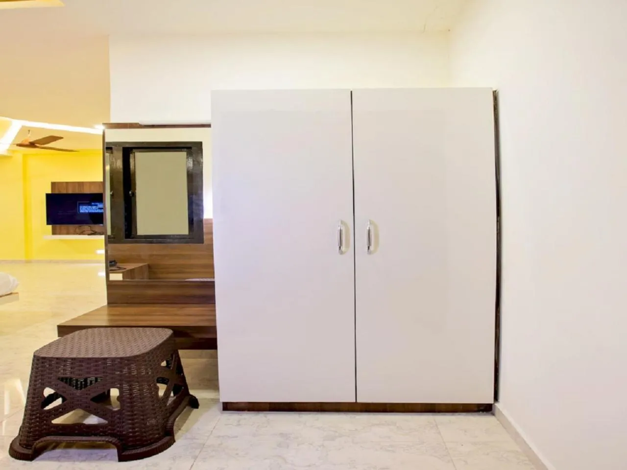 wardrobe in IVY RESIDENCY