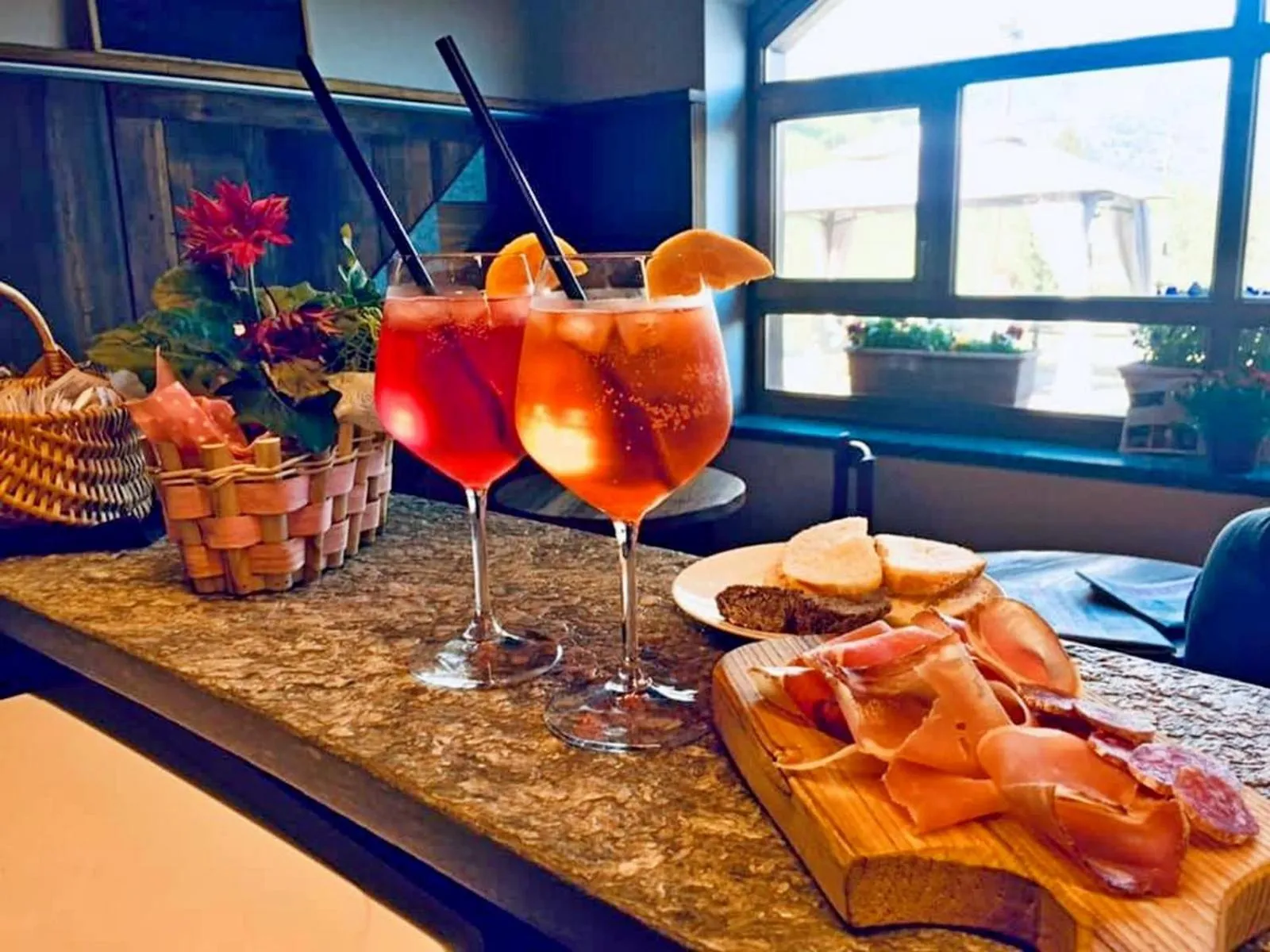 Restaurant/places to eat in Hotel Aquila