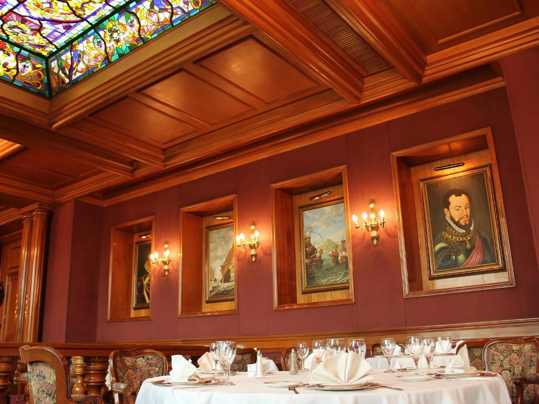 Restaurant/places to eat in Sevilla Palace