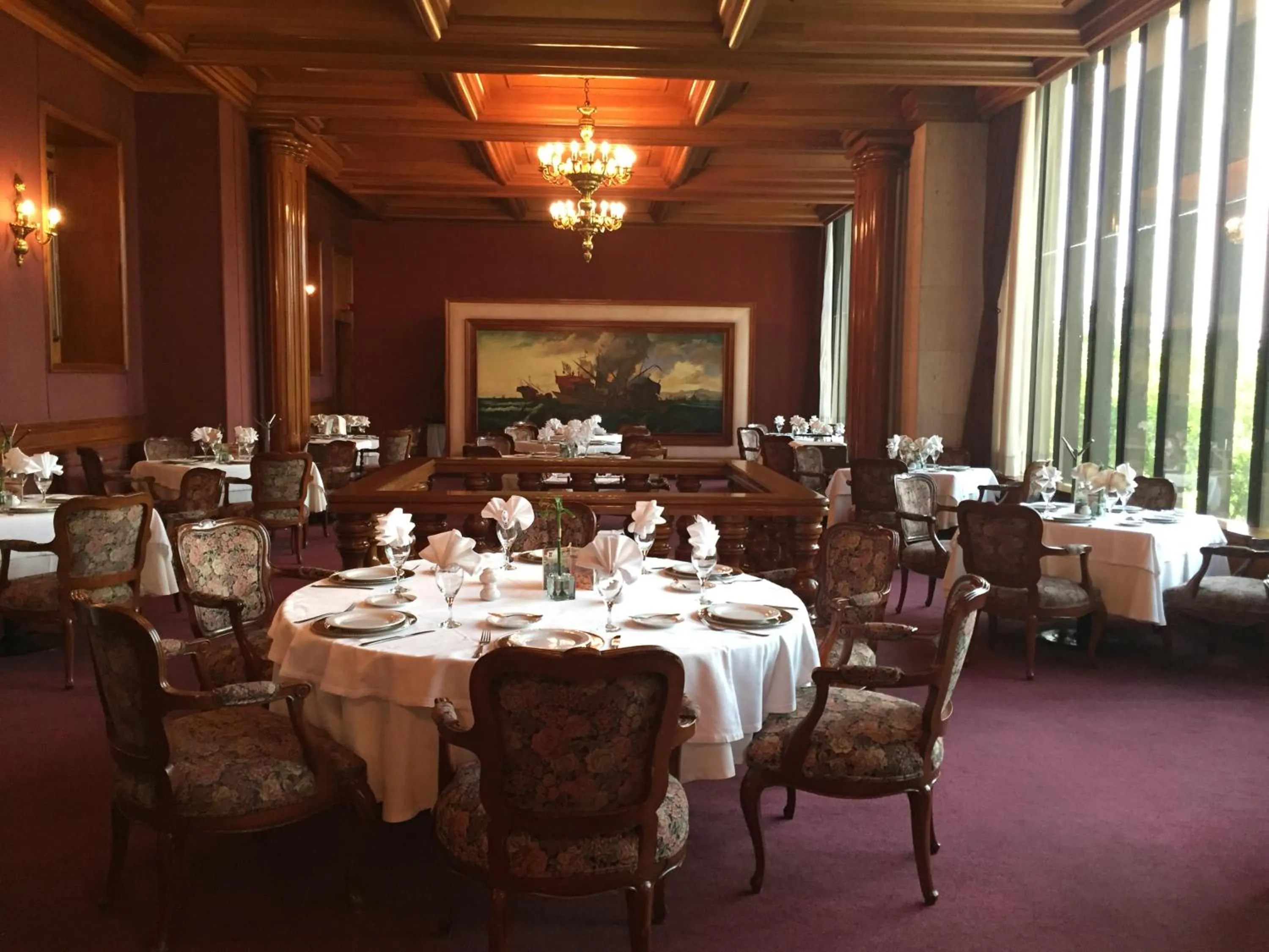 Restaurant/places to eat in Sevilla Palace