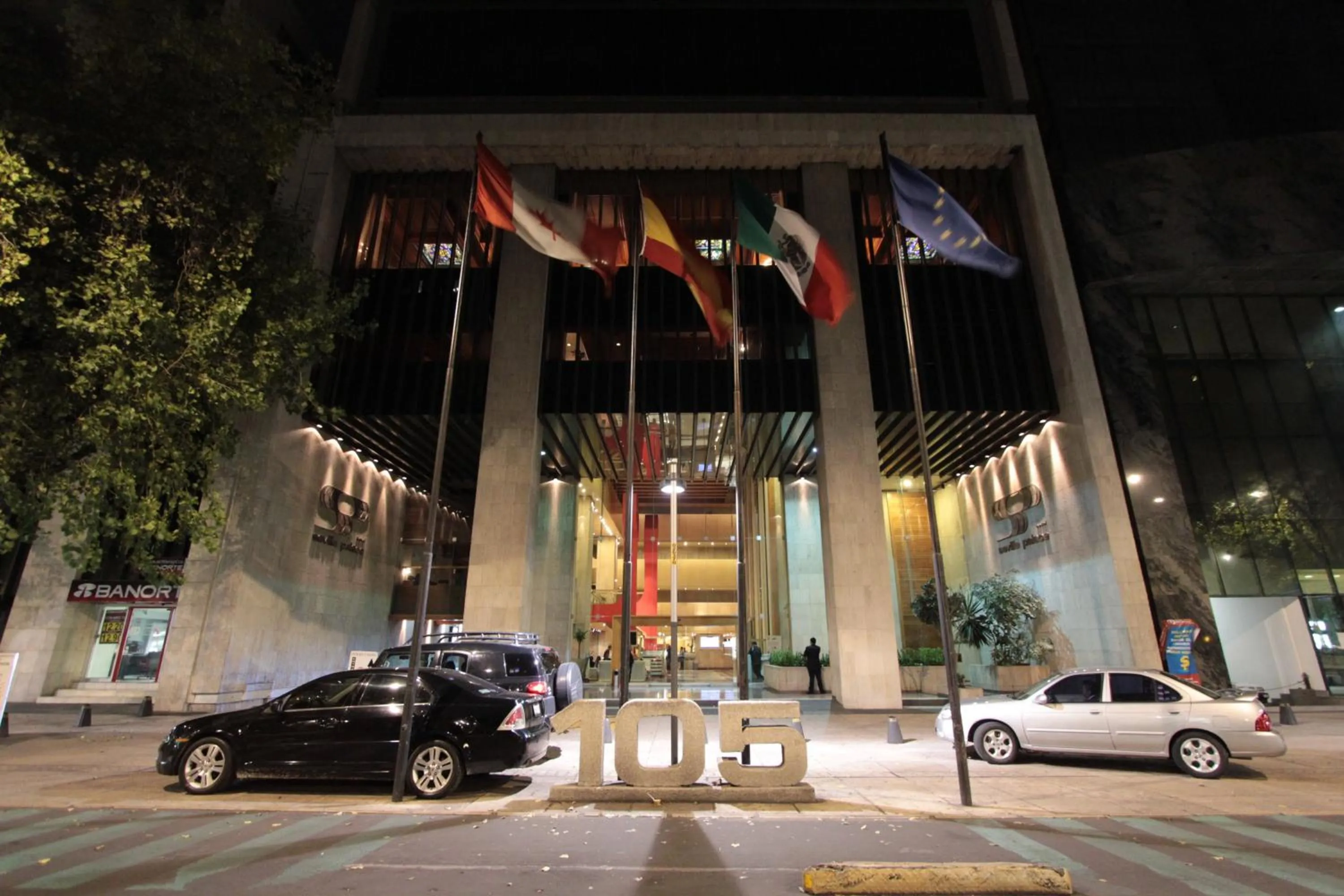 Property building in Sevilla Palace