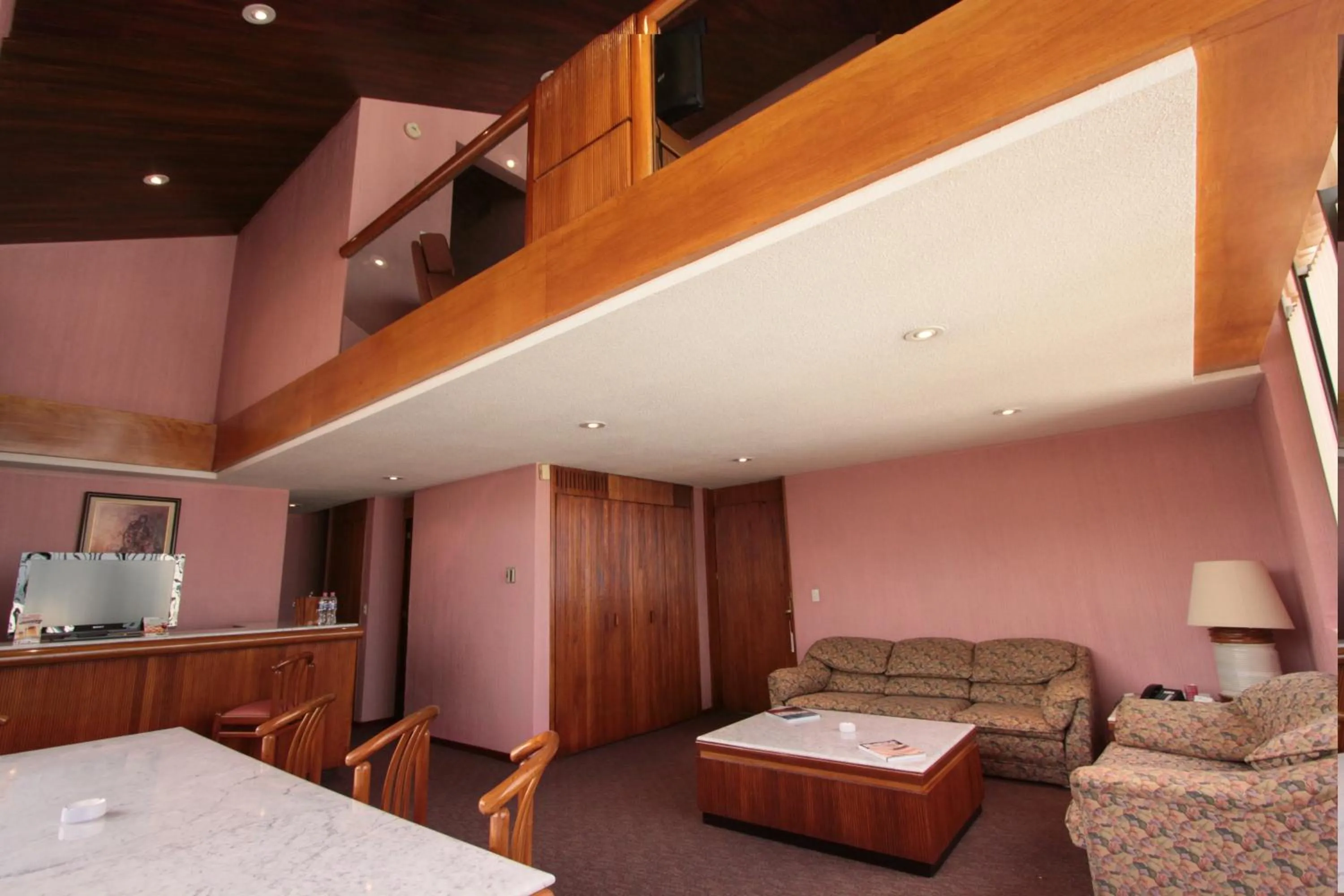 TV and multimedia, Bed in Sevilla Palace