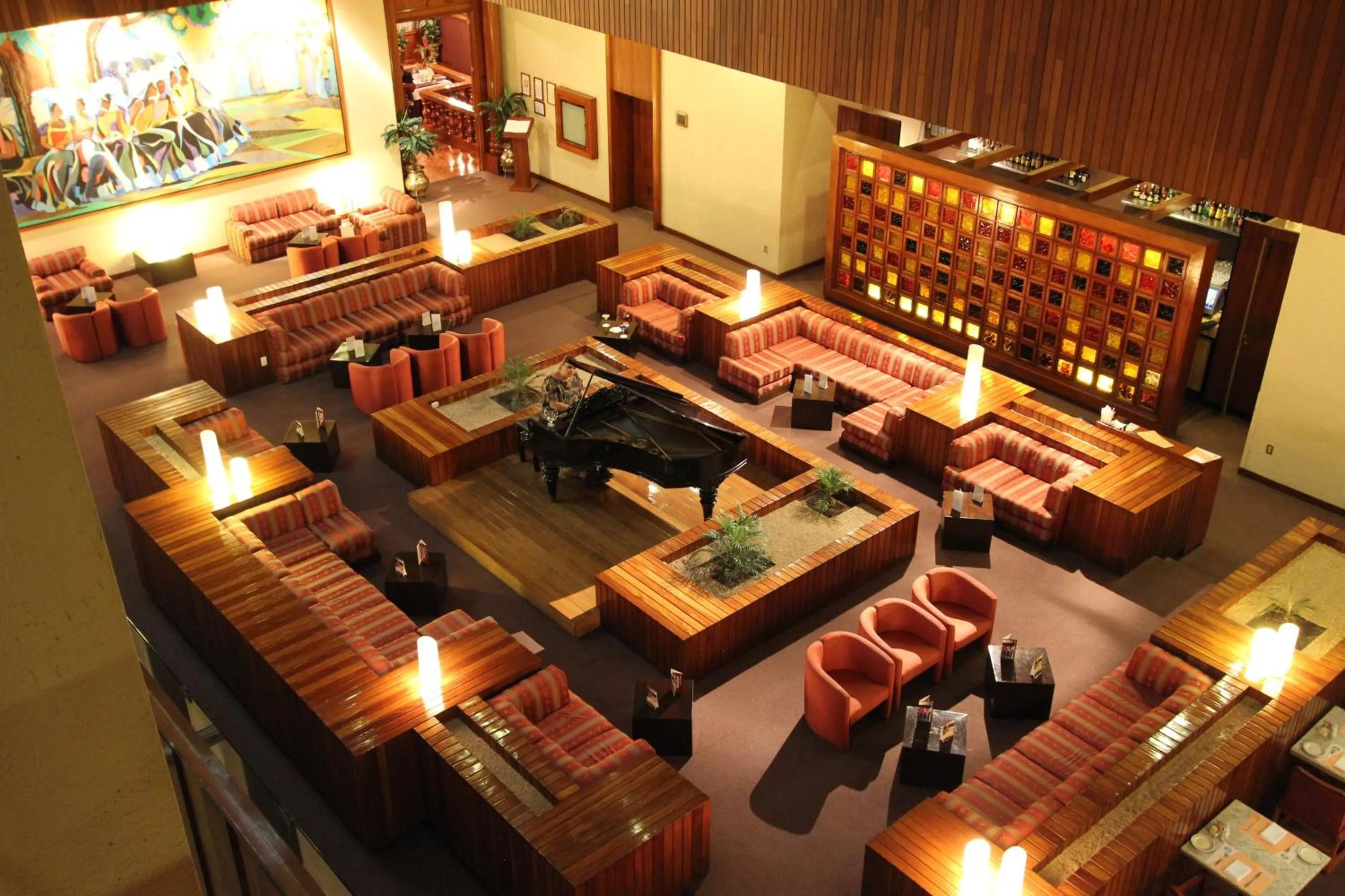 Restaurant/places to eat in Sevilla Palace