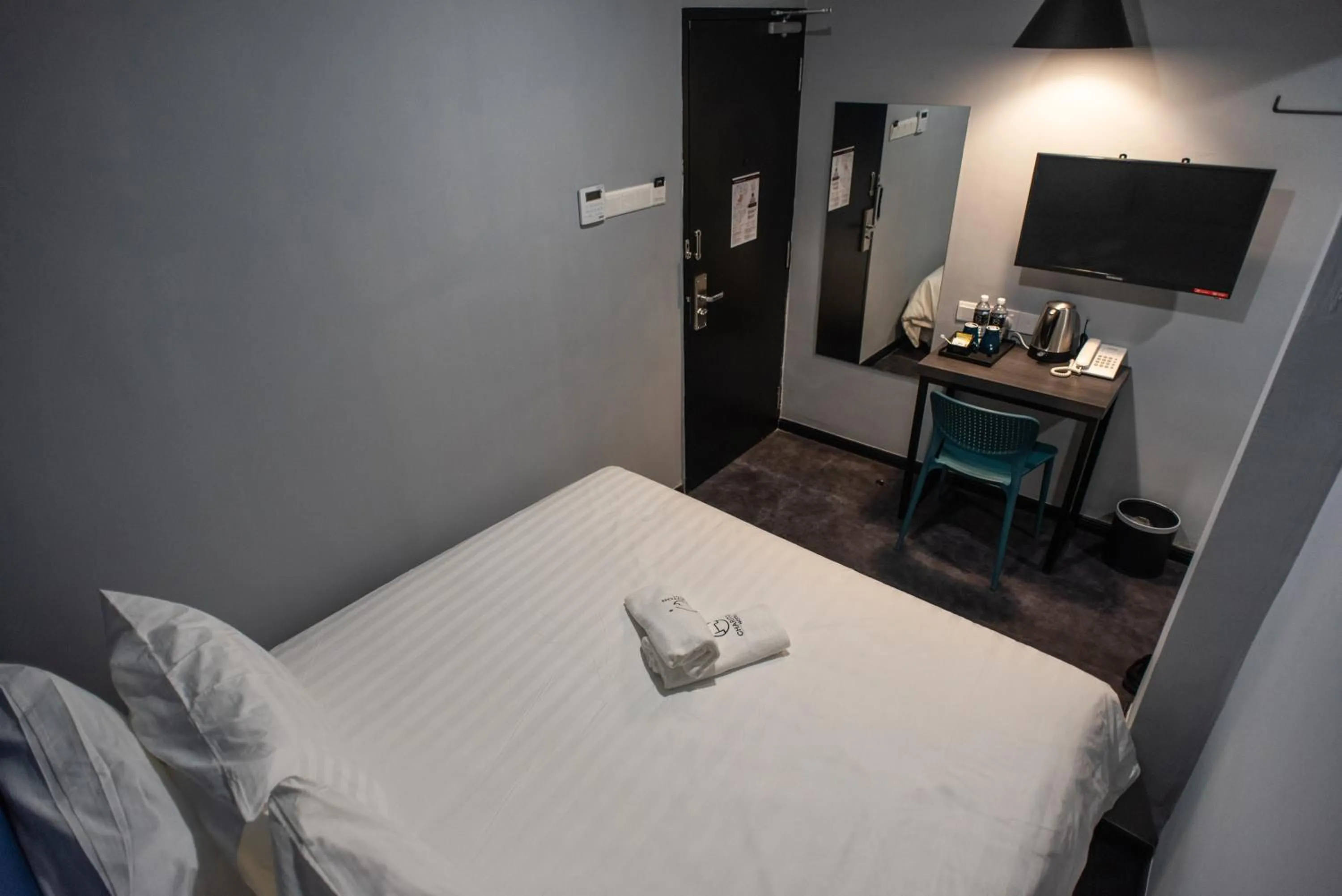 TV and multimedia, Bed in Chariton Hotel Bagan