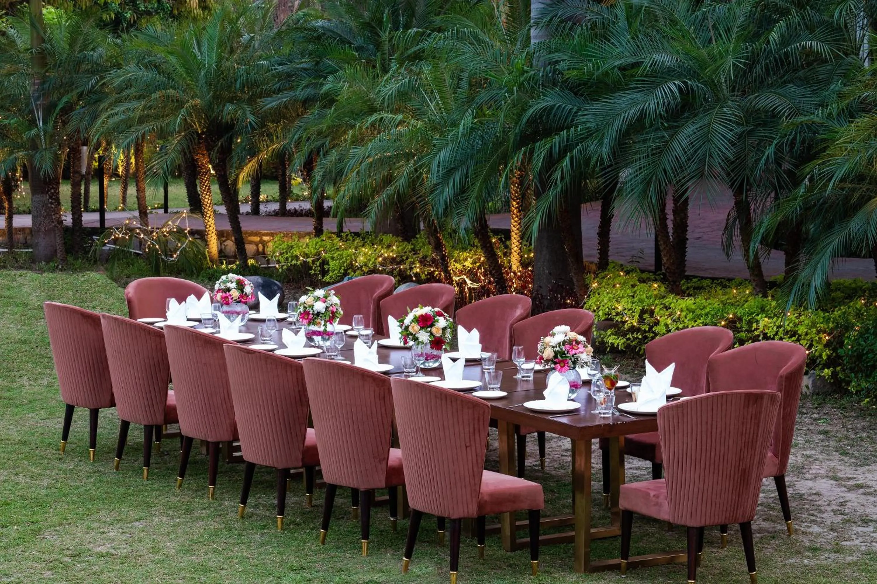 Garden in Country Inn Tarika Riverside Resort Jim Corbett