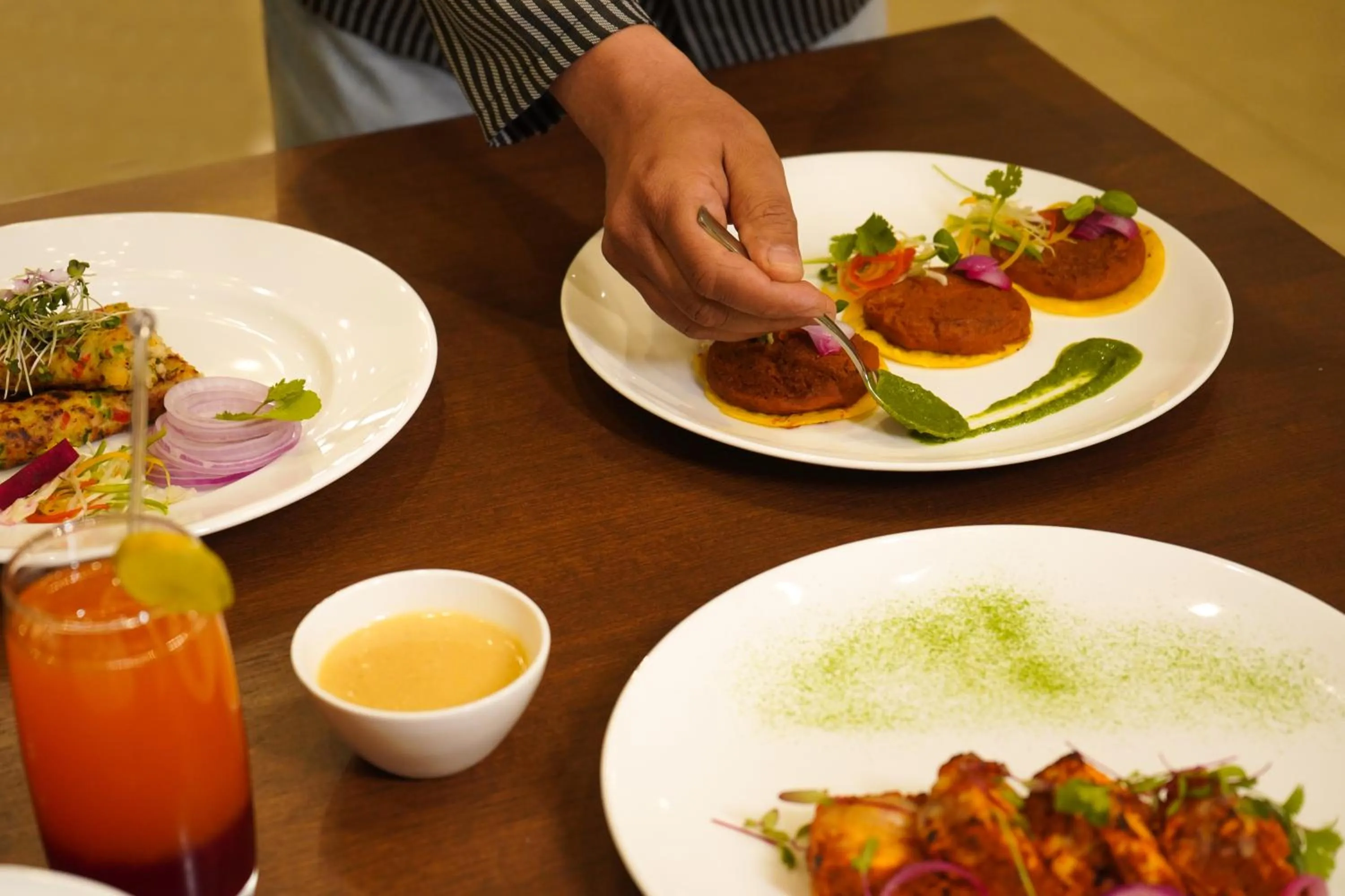 Food and drinks in Country Inn Tarika Riverside Resort Jim Corbett