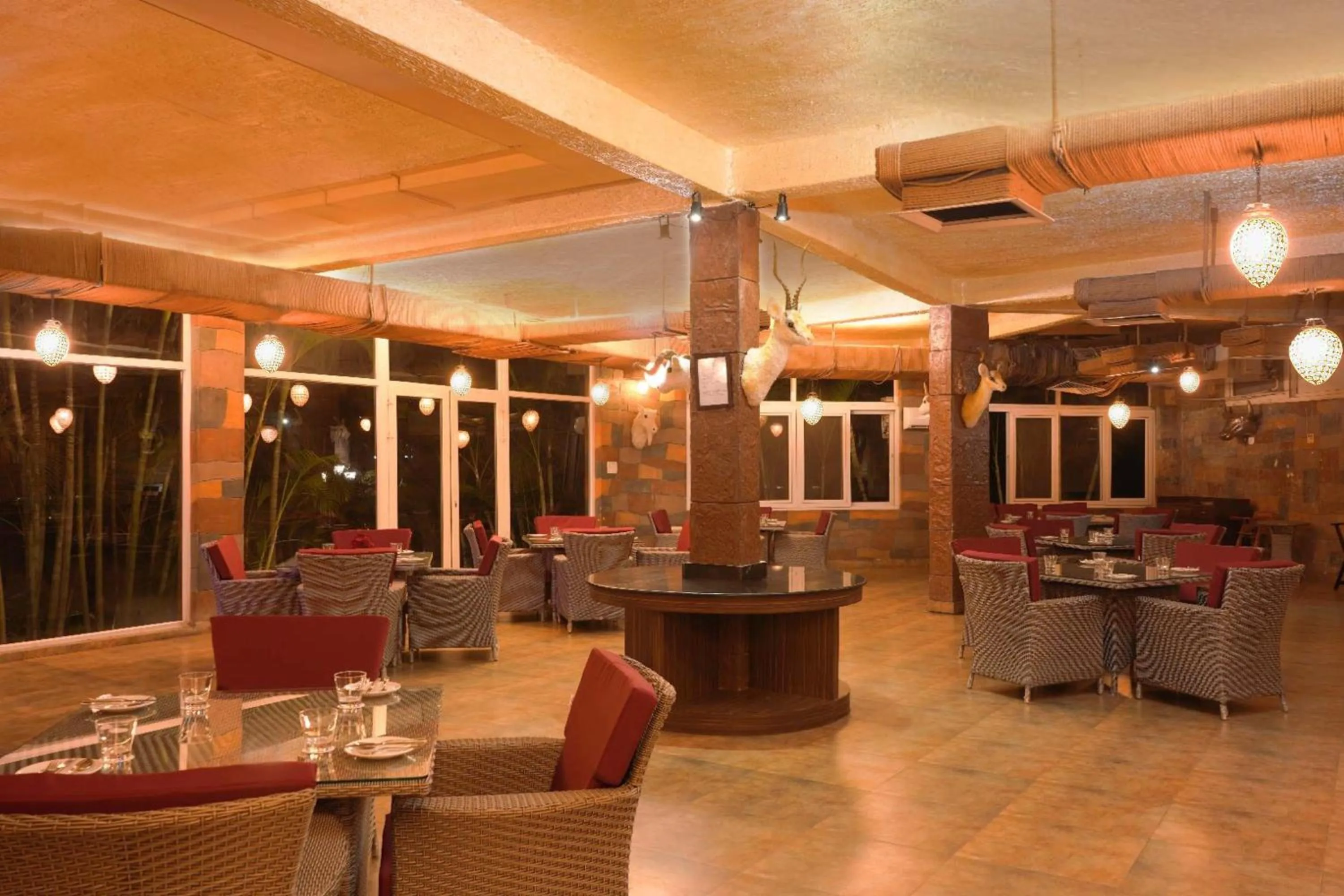 Restaurant/places to eat in Country Inn Tarika Riverside Resort Jim Corbett