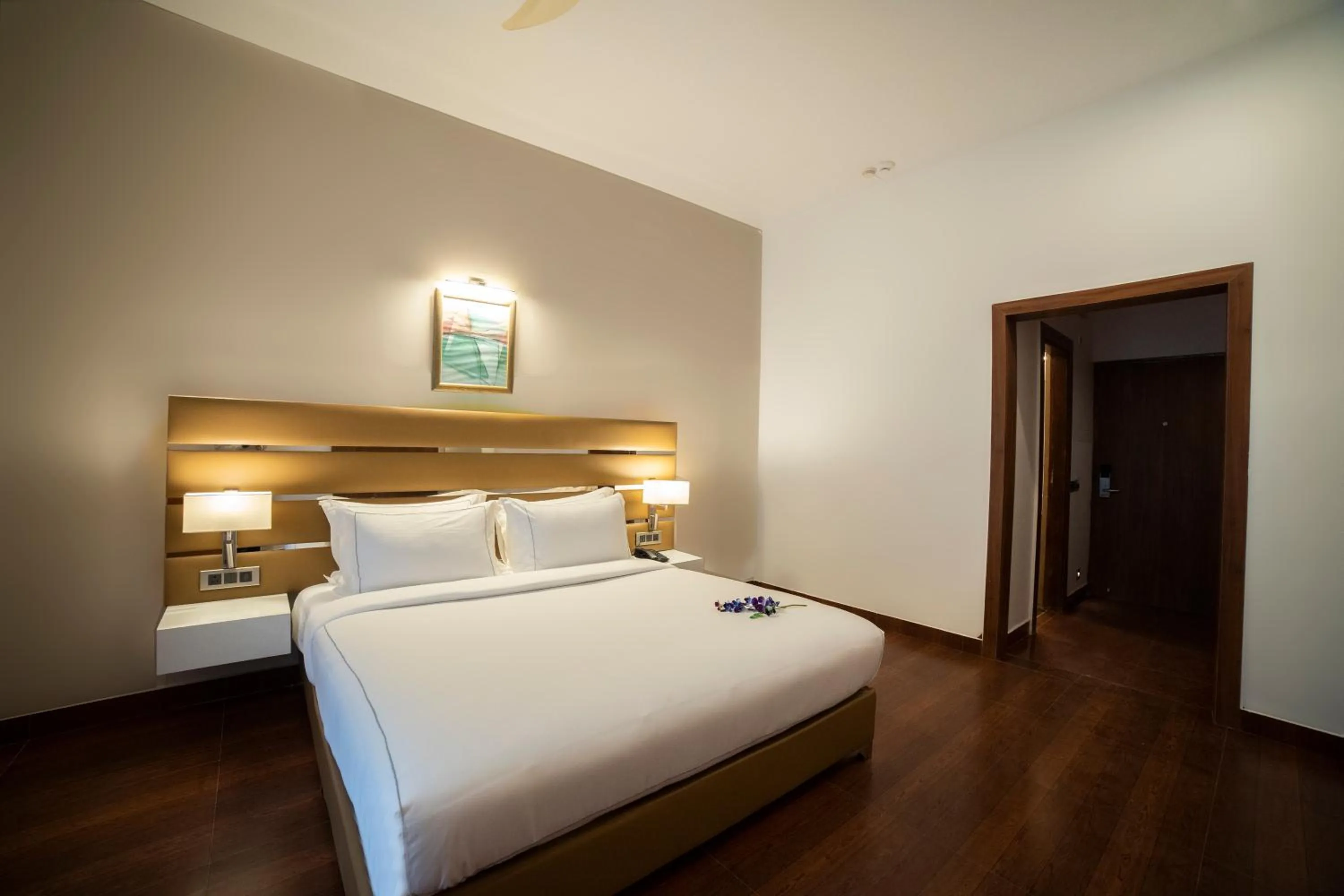 Bed in Country Inn Tarika Riverside Resort Jim Corbett