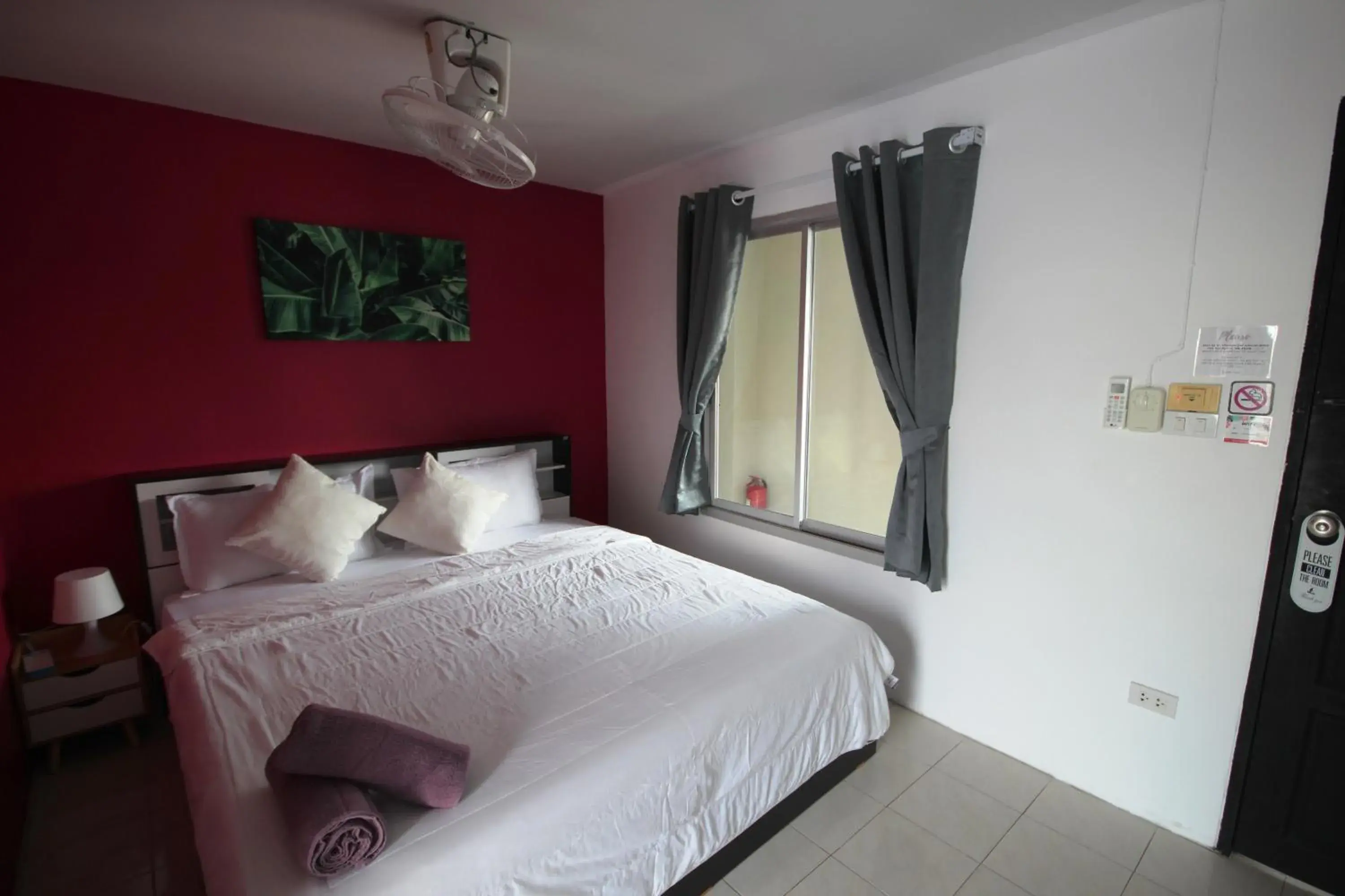 Double Room with Private Bathroom in Hua Hin Paradise Guesthouse Double Room with Private Bathroom in Hua Hin Paradise Guesthouse