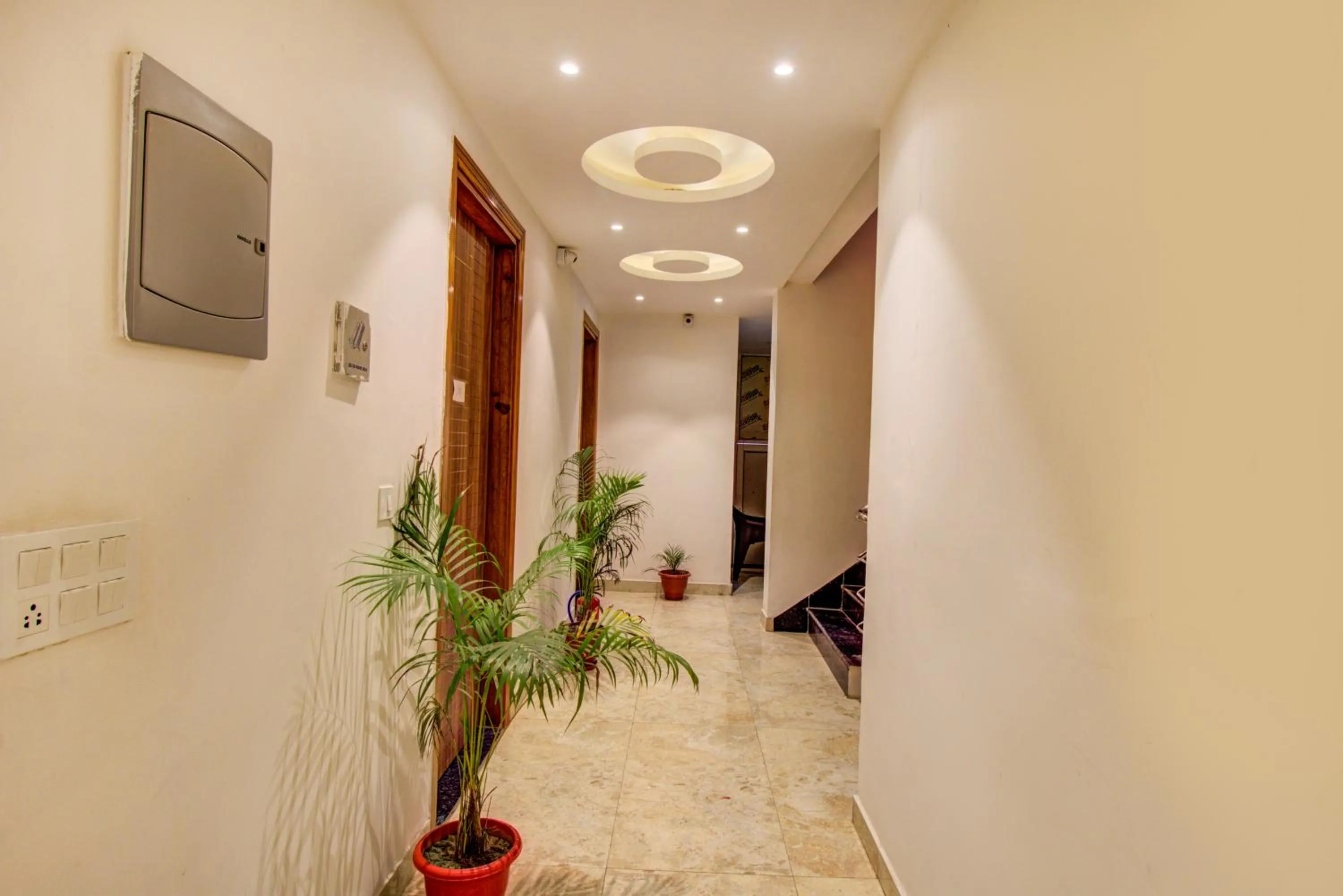 Lobby or reception in FabHotel Gross inn Suites - Nr IGI Airport New Delhi