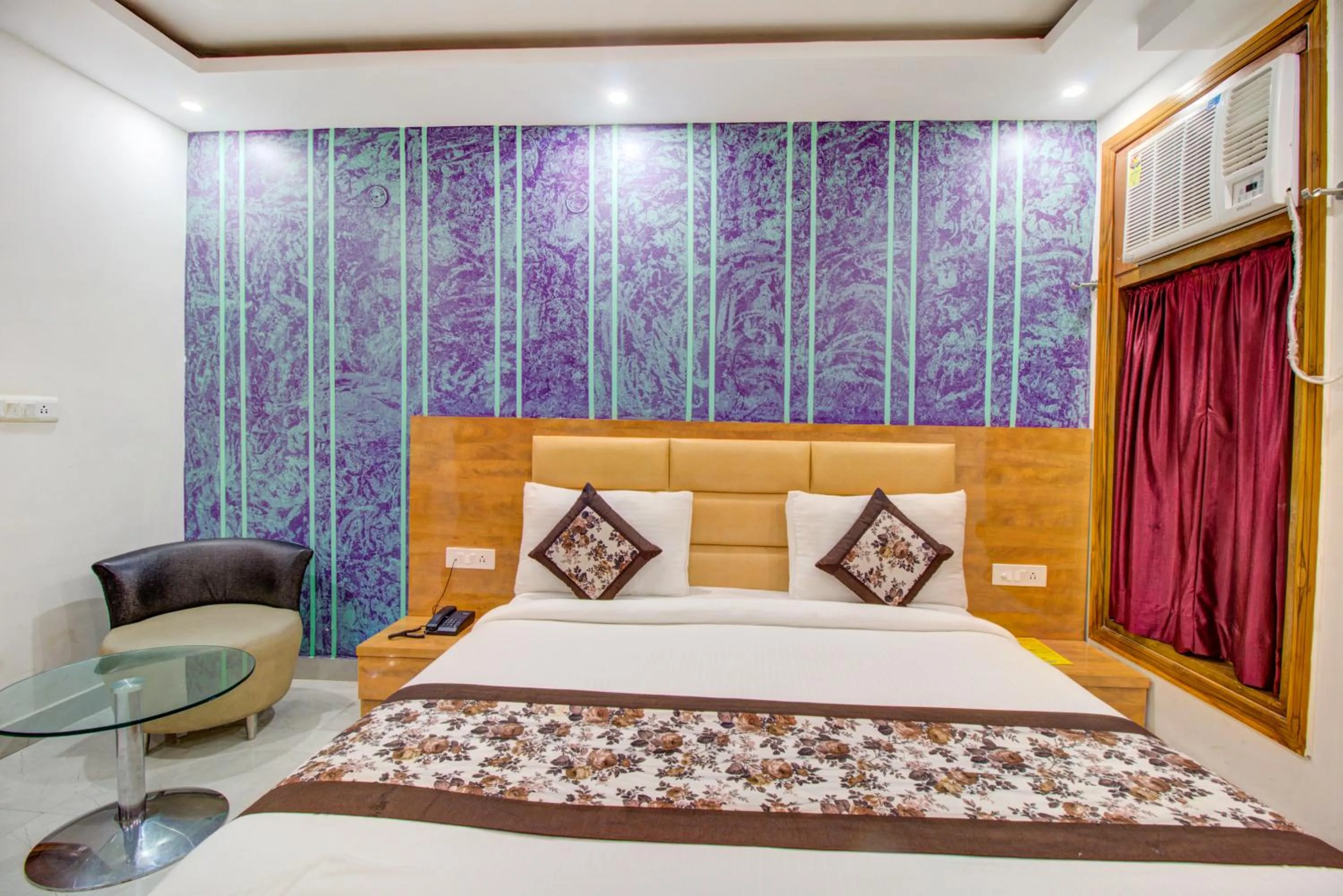 Bedroom, Bed in FabHotel Gross inn Suites - Nr IGI Airport New Delhi