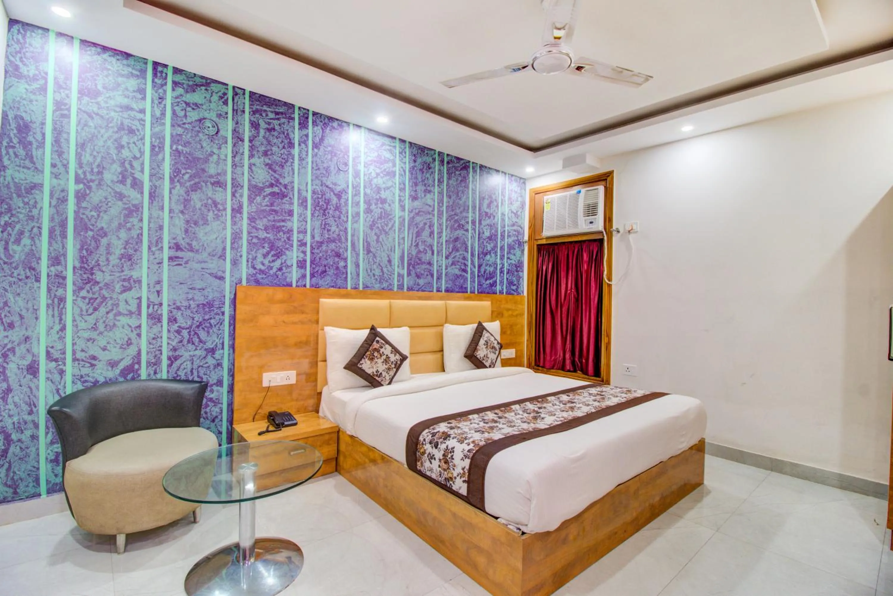 Bed in FabHotel Gross inn Suites - Nr IGI Airport New Delhi