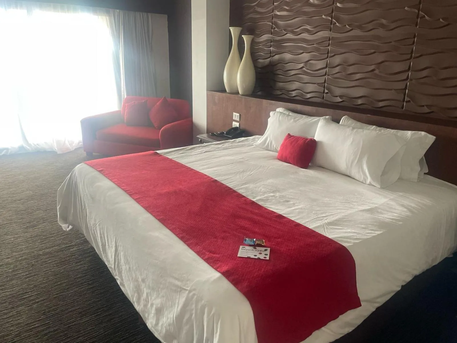 Seating area, Bed in Radisson Hotel Tapatio Guadalajara Aeropuerto