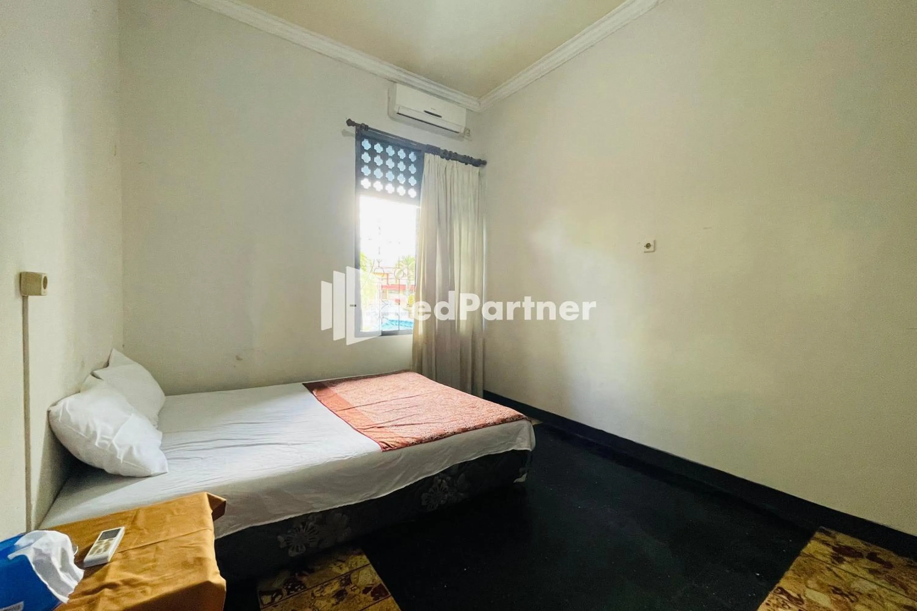 Bed in Langko 48 RedPartner