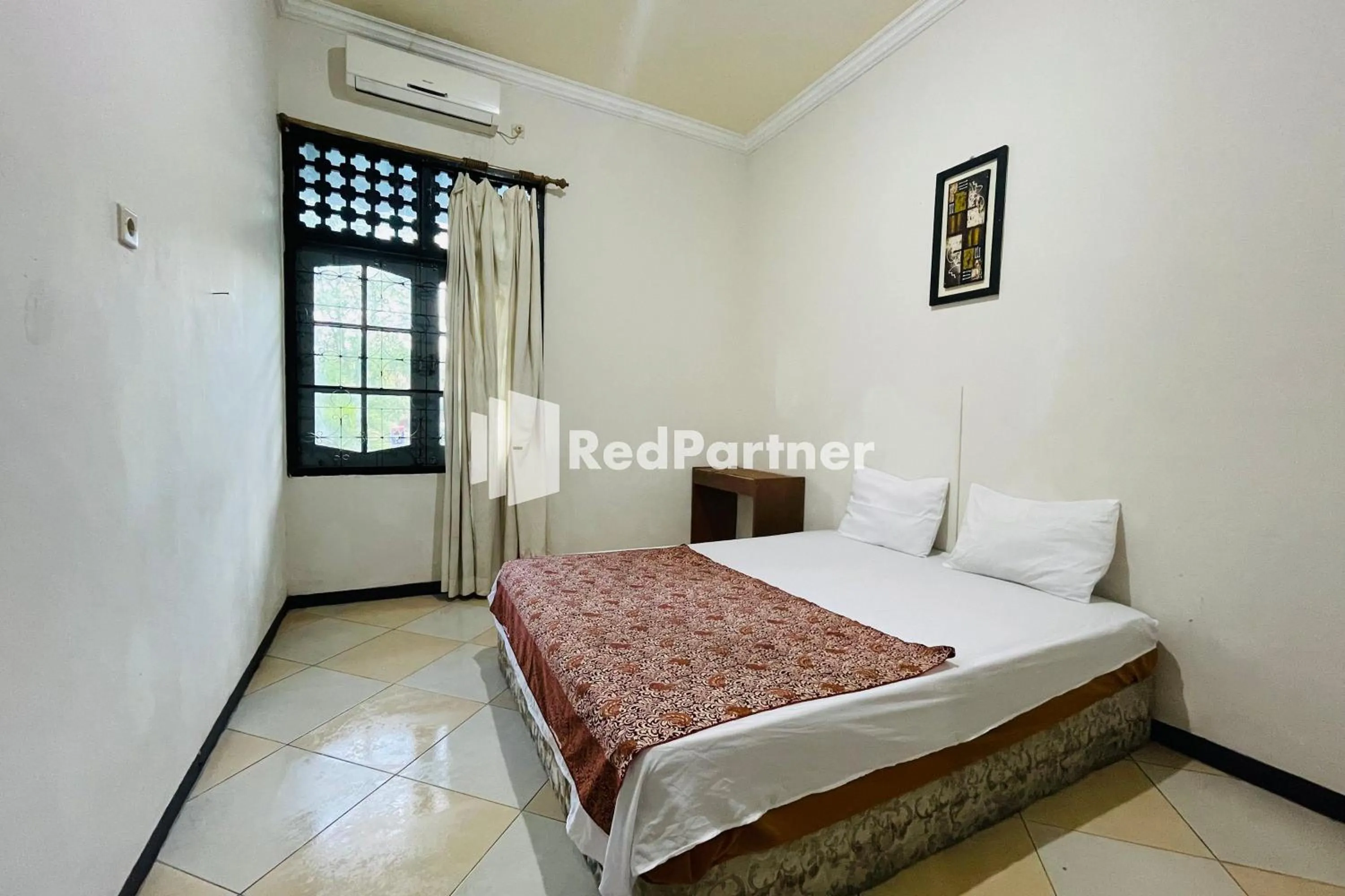 Bed in Langko 48 RedPartner