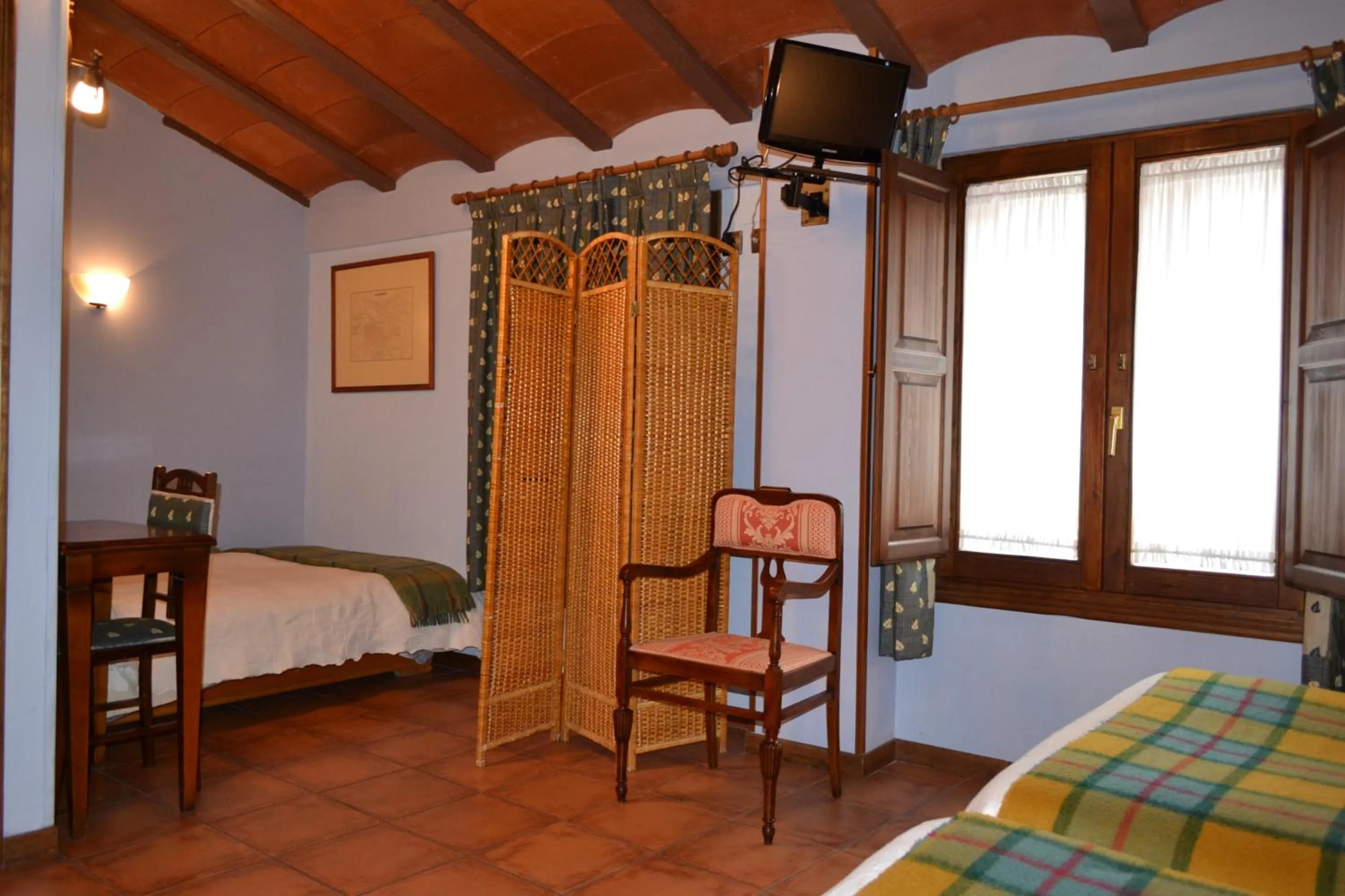 Area and facilities, Bed in Hostal Santa Agueda