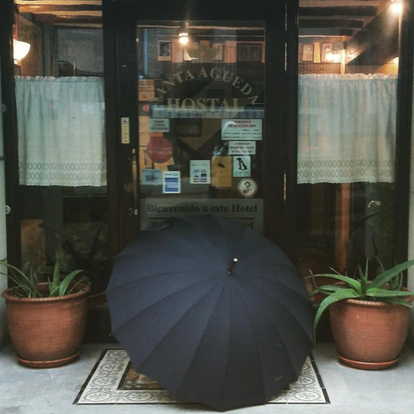 Facade/entrance in Hostal Santa Agueda