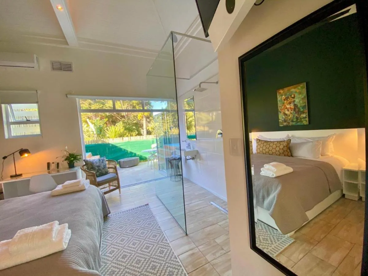 Photo of the whole room, Bed in Vida Nova Retreat