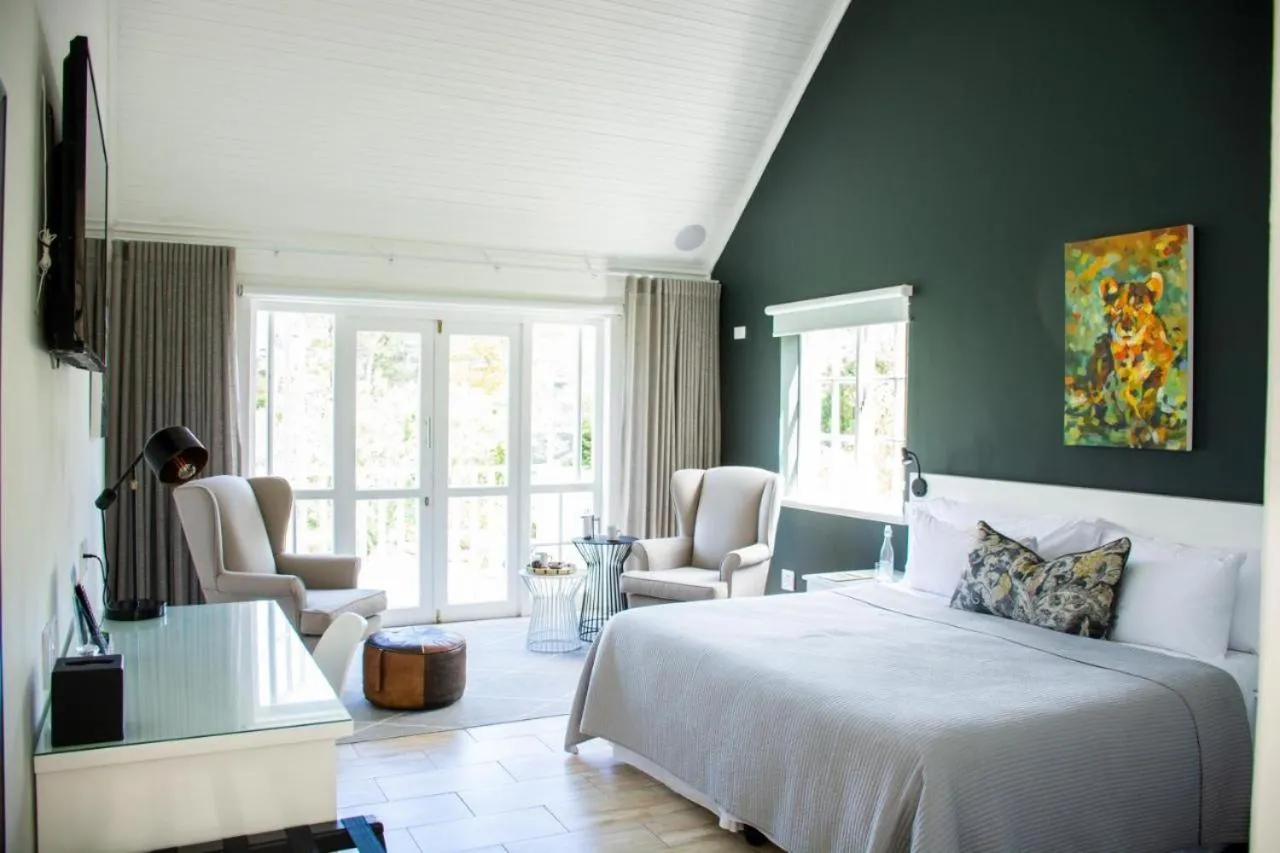 Photo of the whole room, Bed in Vida Nova Retreat