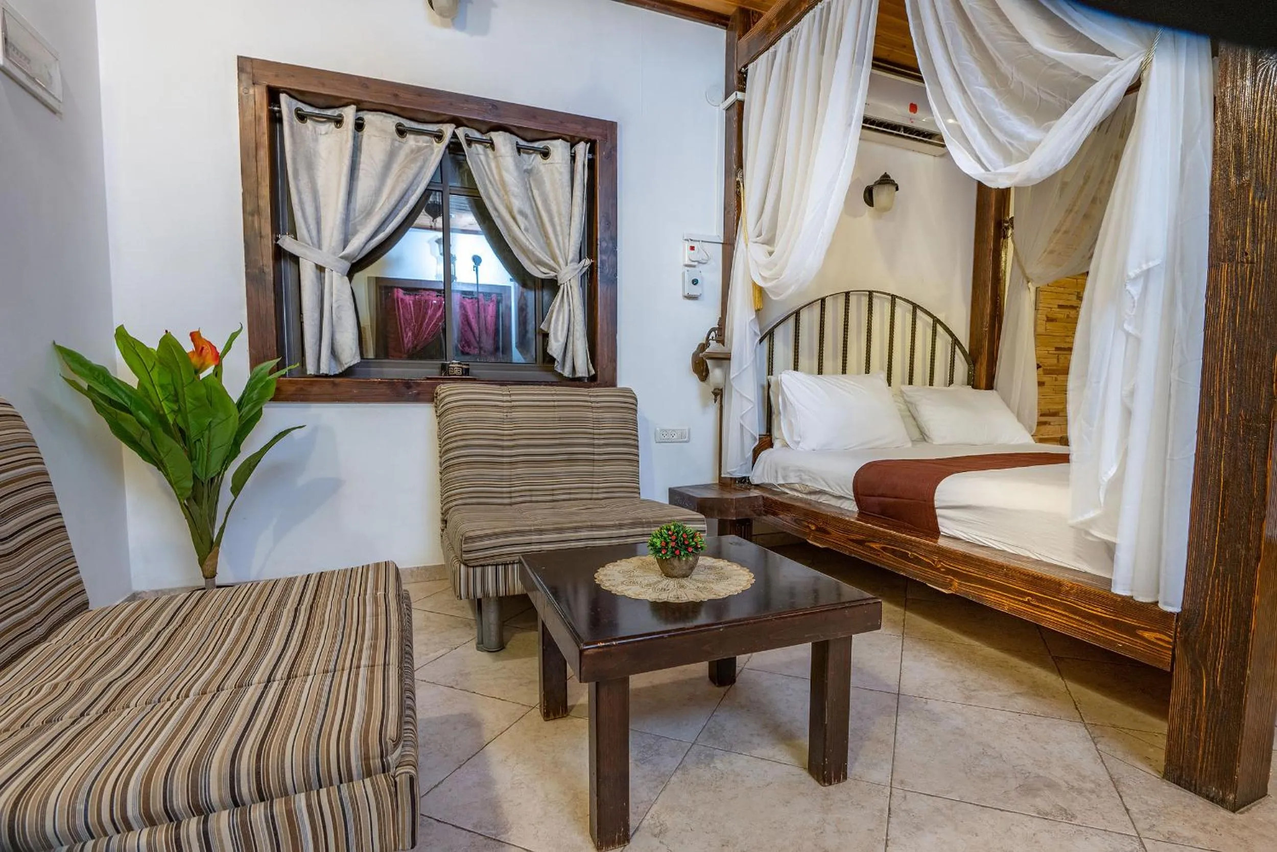 Bed in The Pearl of the Golan - Pnina BaGolan