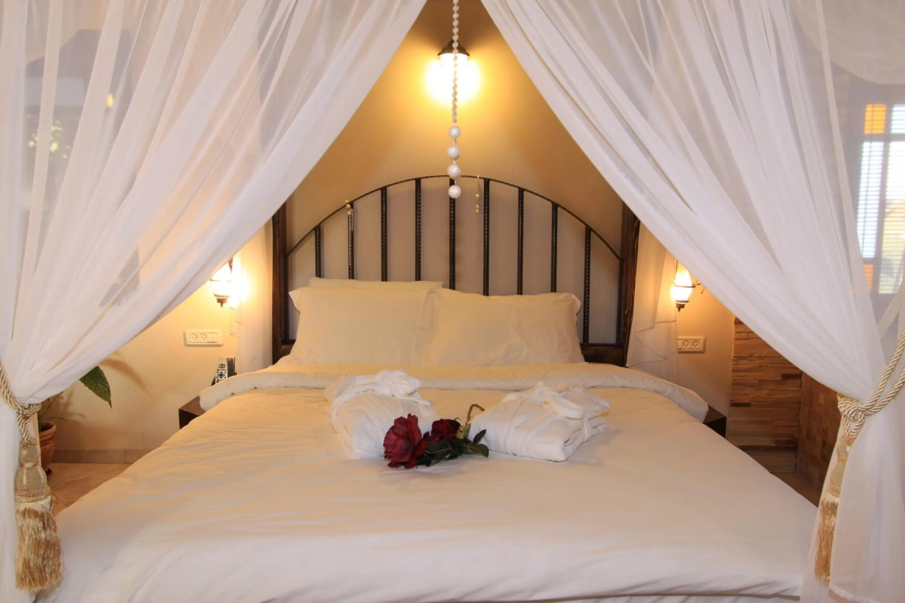 Bed in The Pearl of the Golan - Pnina BaGolan