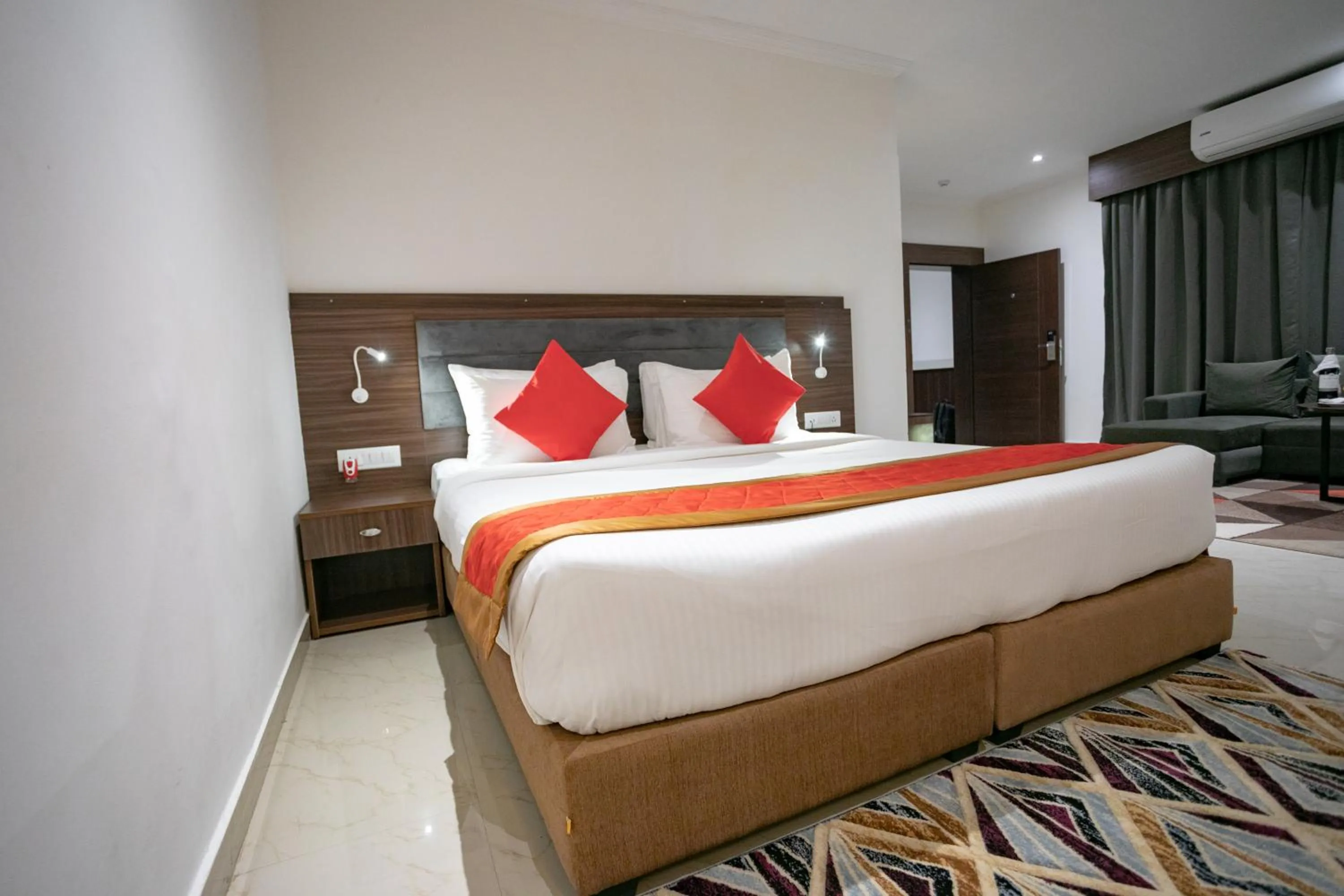 Bedroom, Bed in Hotel Starlight