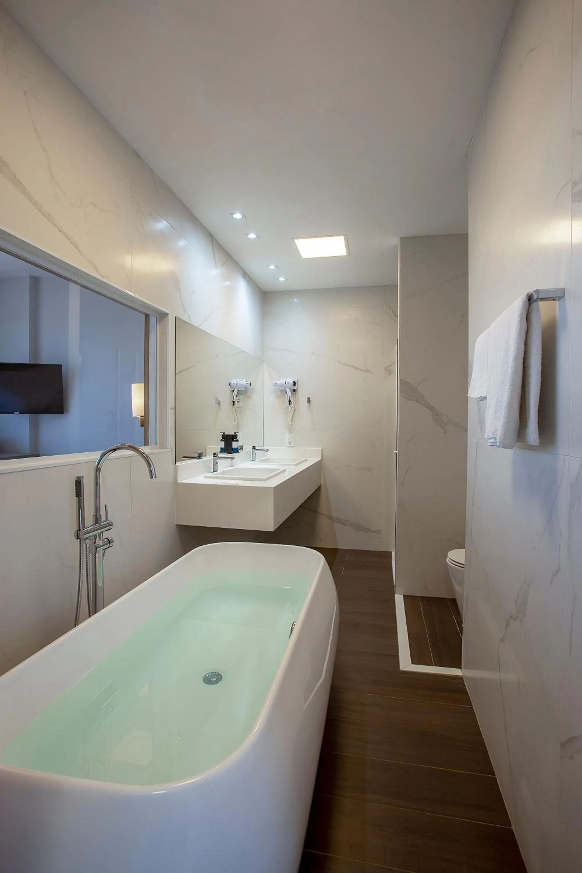 Toilet in Nacional Inn Rondonópolis