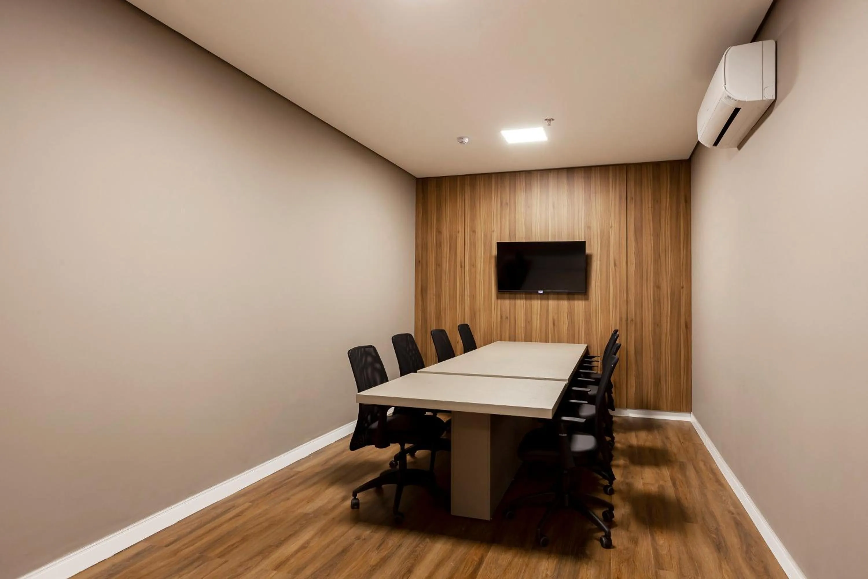 Meeting/conference room in Nacional Inn Rondonópolis