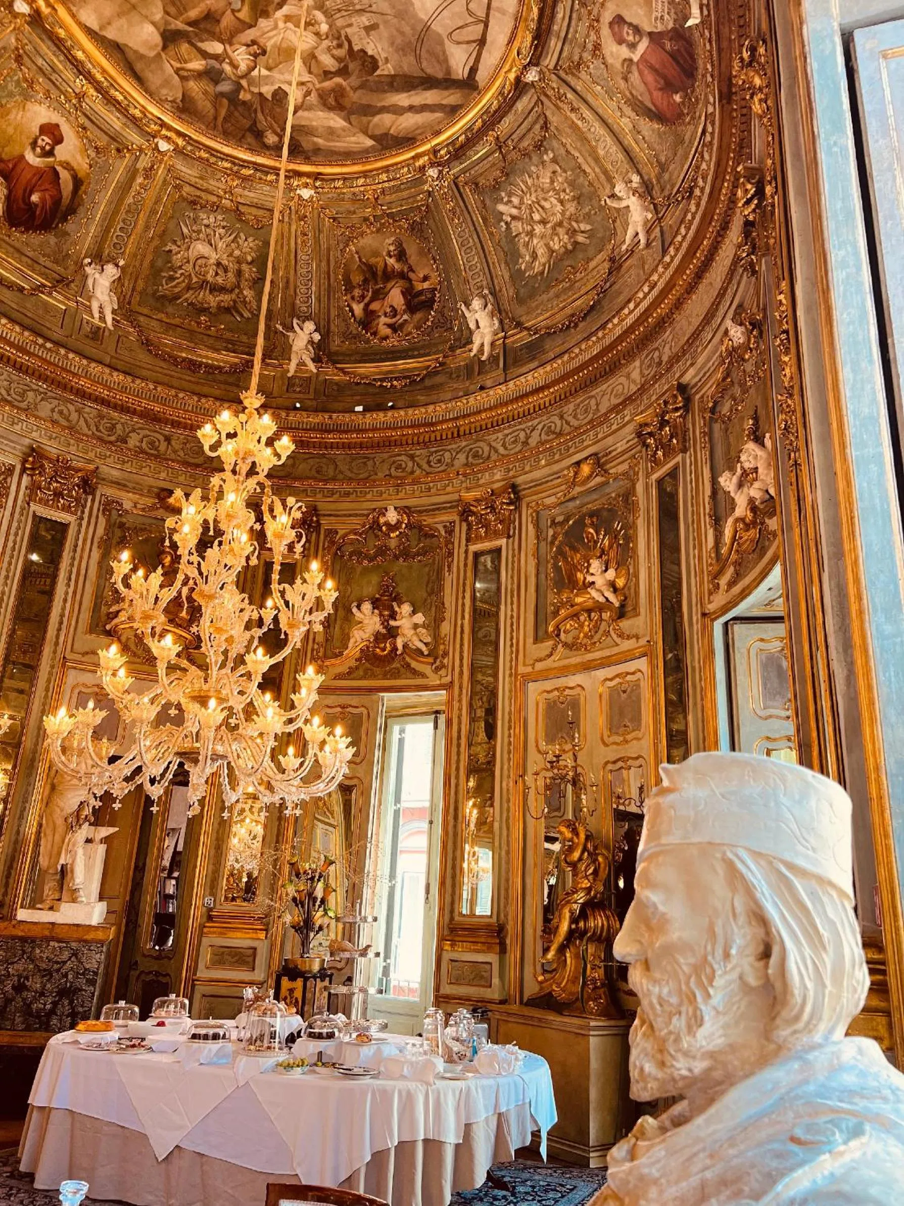Food and drinks in Palazzo Doria Napoli