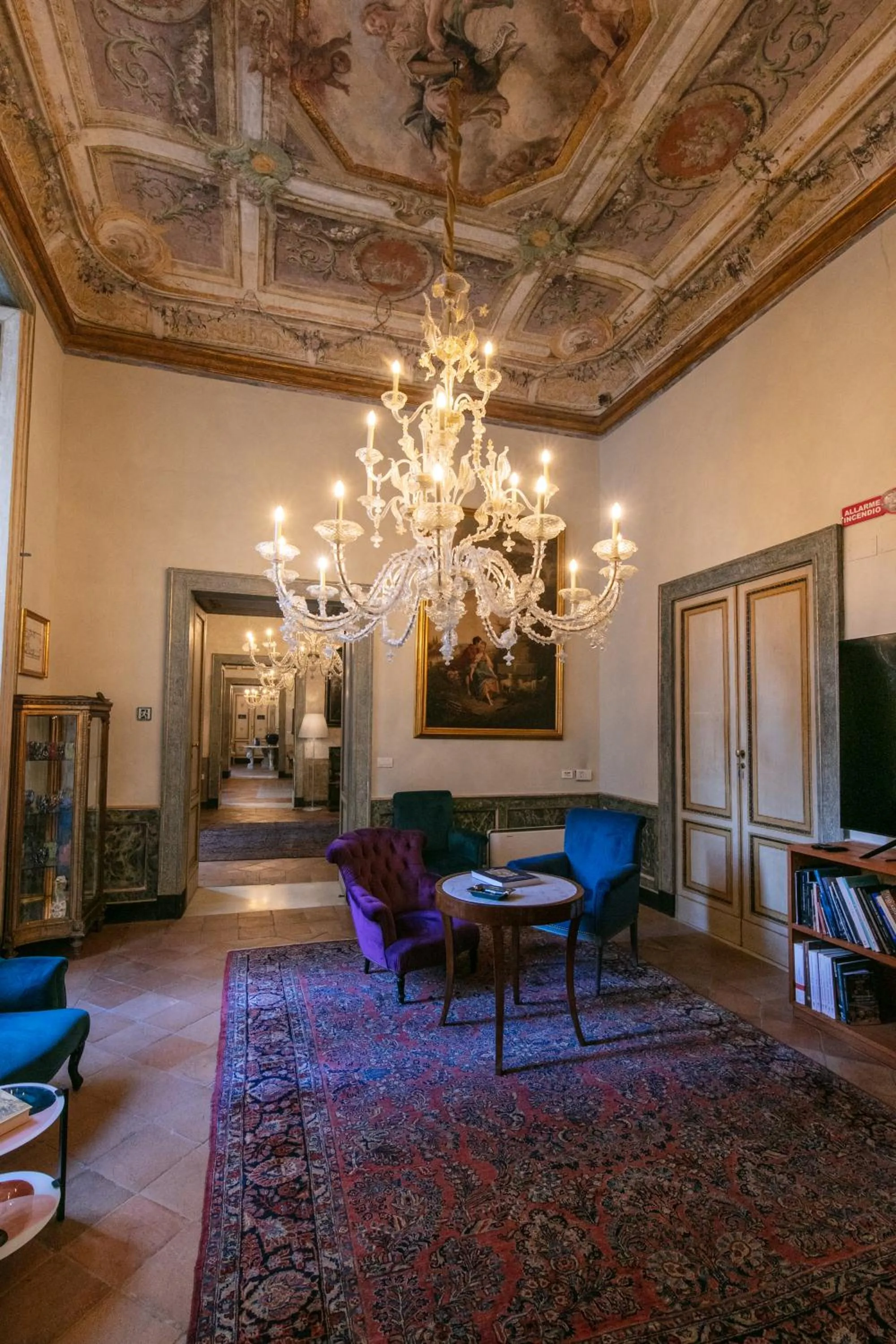 Communal lounge/ TV room in Palazzo Doria Napoli