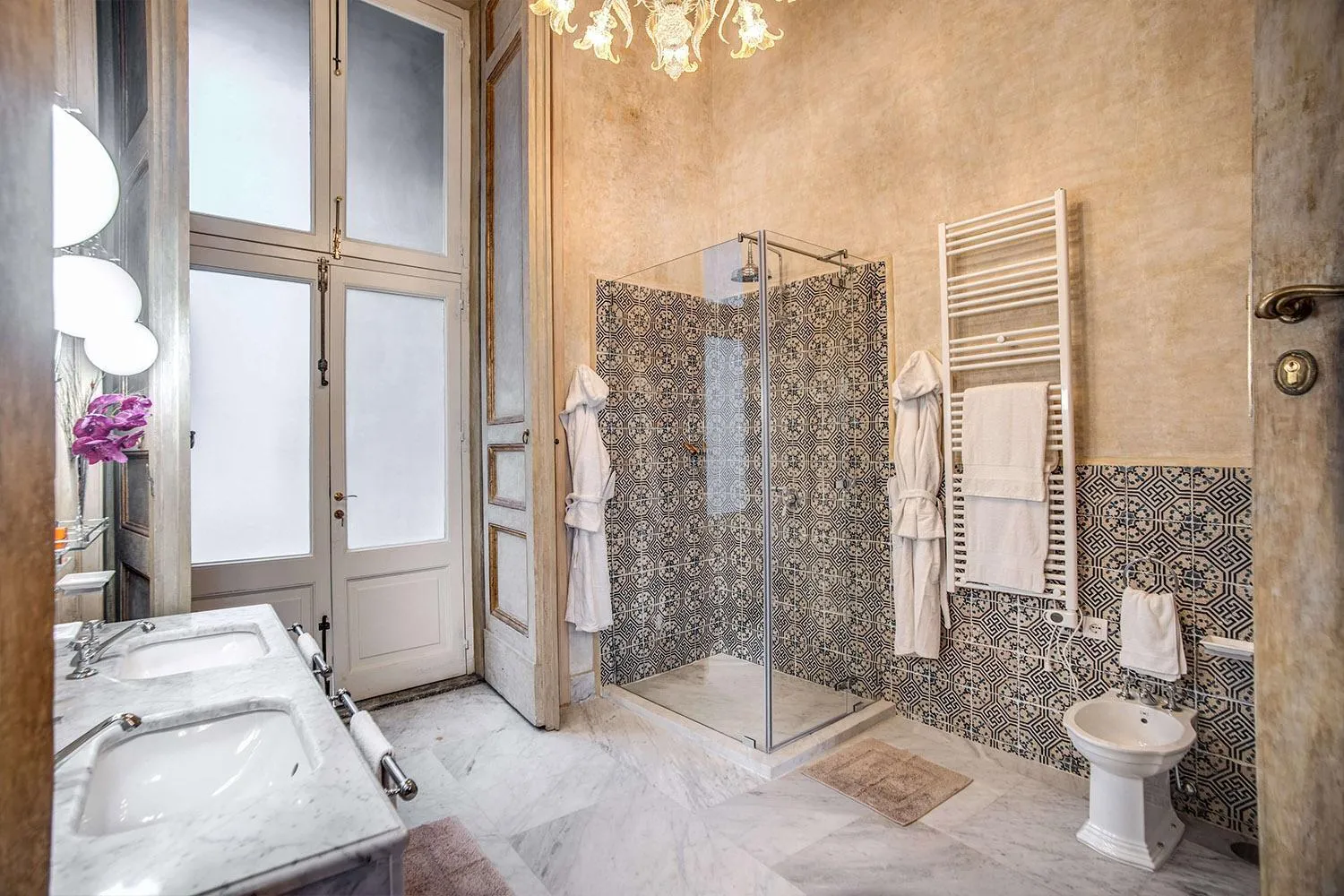 Shower in Palazzo Doria Napoli