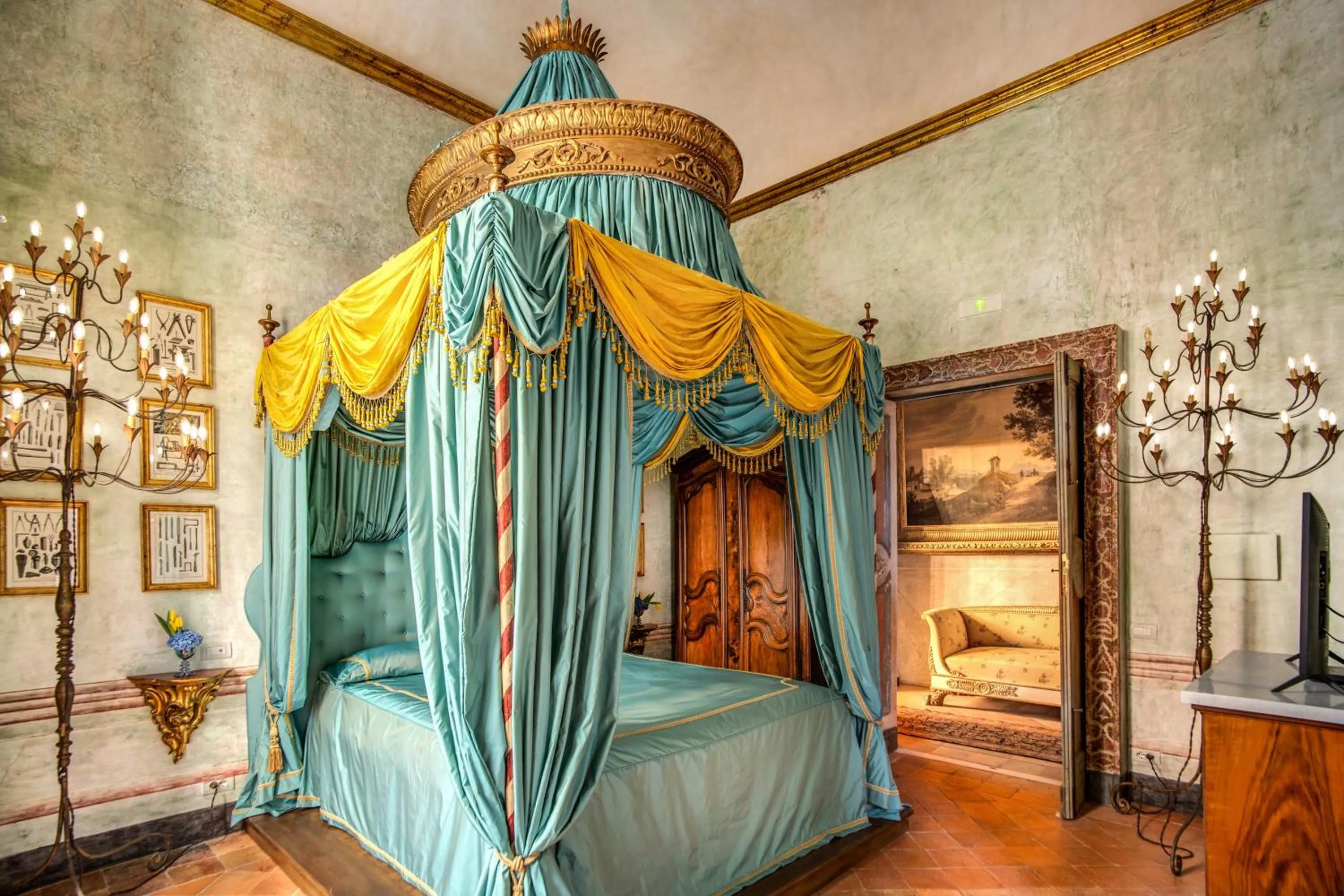 Bed in Palazzo Doria Napoli