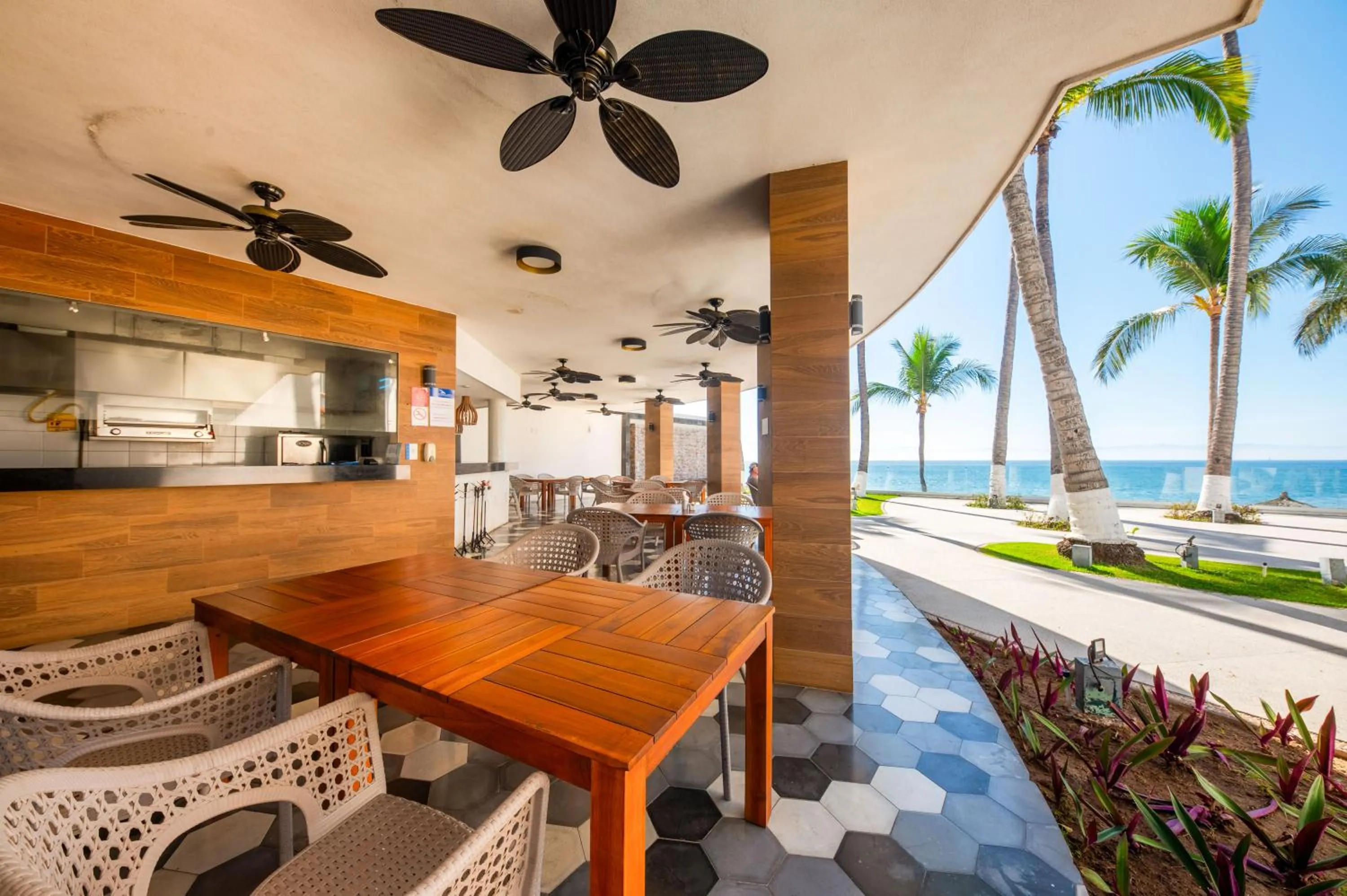 Restaurant/places to eat in Vista Vallarta All Suites On The Beach